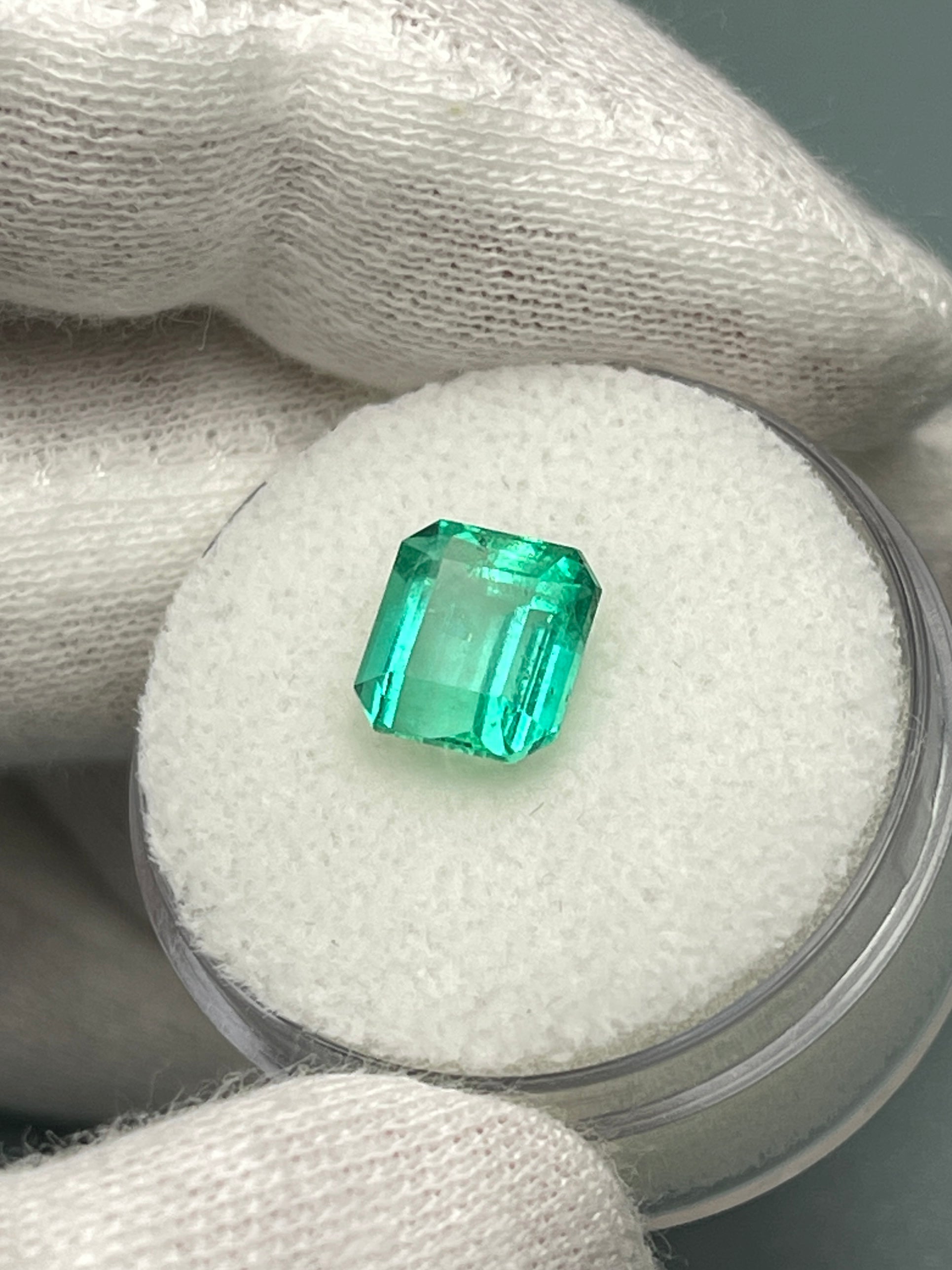 2.36 Carat Natural Colombian Loose Emerald Gemstone - Asscher Cut for Jewelry Making, Engagement Rings & Luxury Gifts