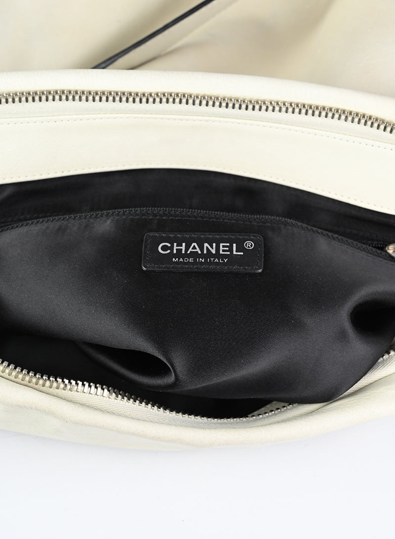 Chanel White Leather Maxi Bag - Luxury Handbag for Women, Perfect for Everyday Use & Special Occasions