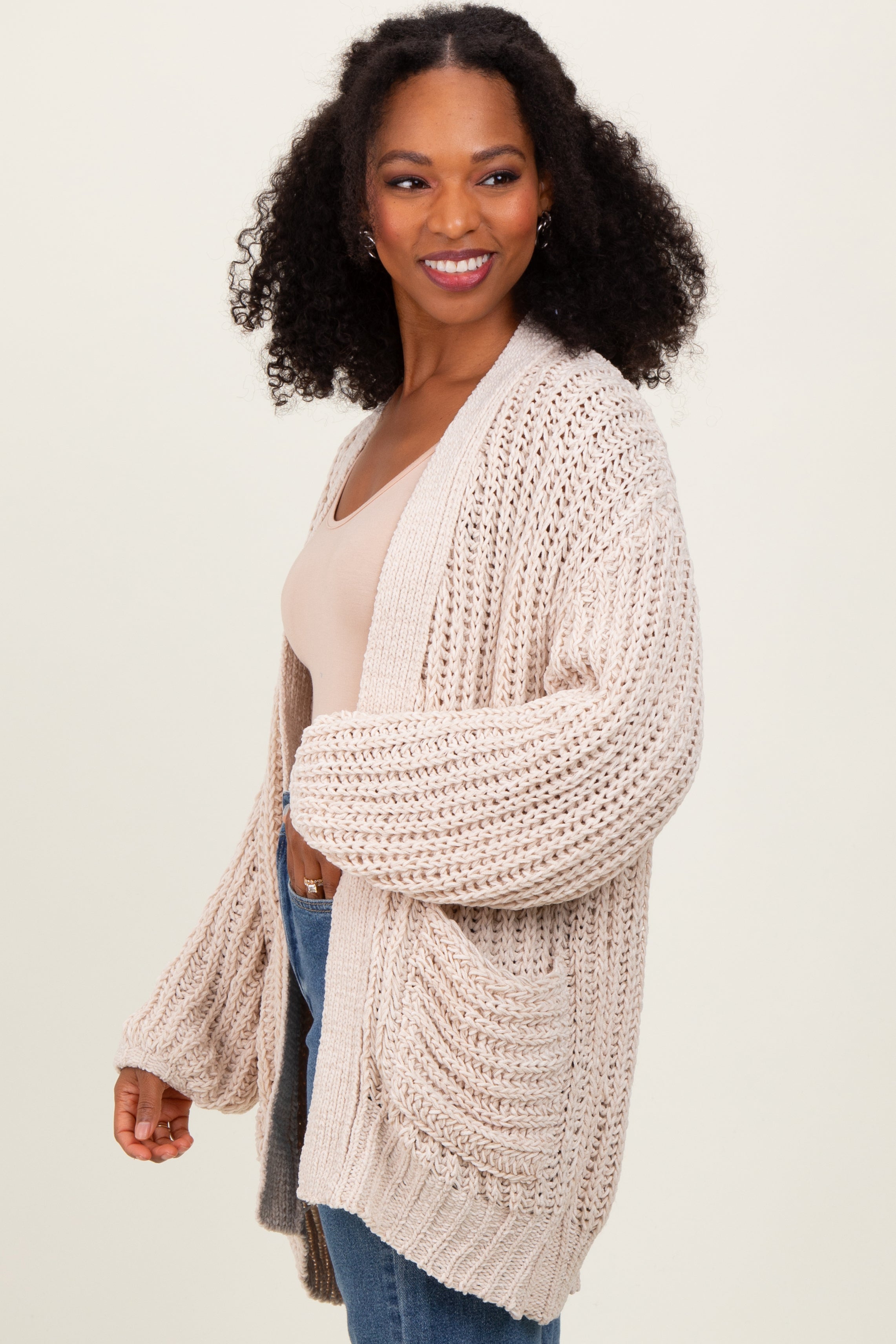 Cozy Beige Chunky Knit Oversized Pocket Cardigan Sweater for Women - Soft Winter Warm Pullover for Casual Outfits & Lounge Wear