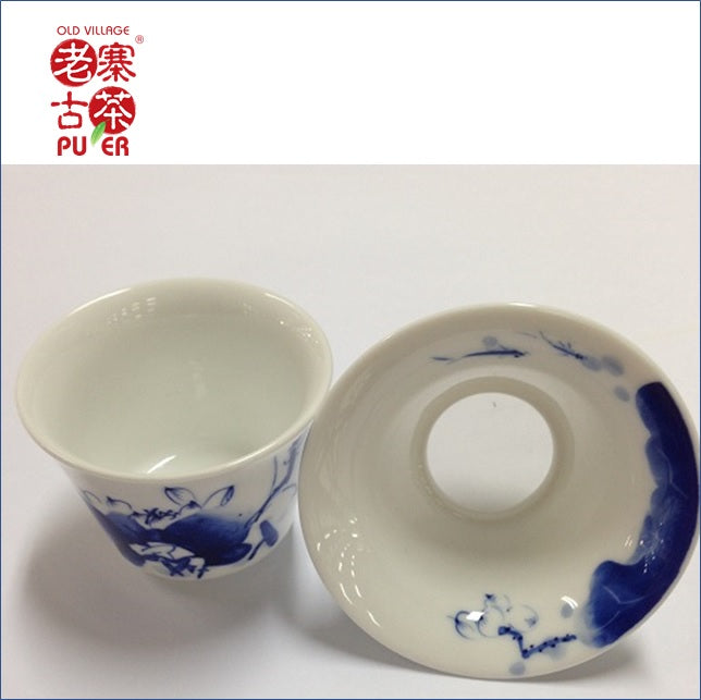 Hand-Painted Blue and White Porcelain Tea Strainer from Jingdezhen - Perfect for Loose Leaf Tea Brewing and Chinese Tea Ceremonies