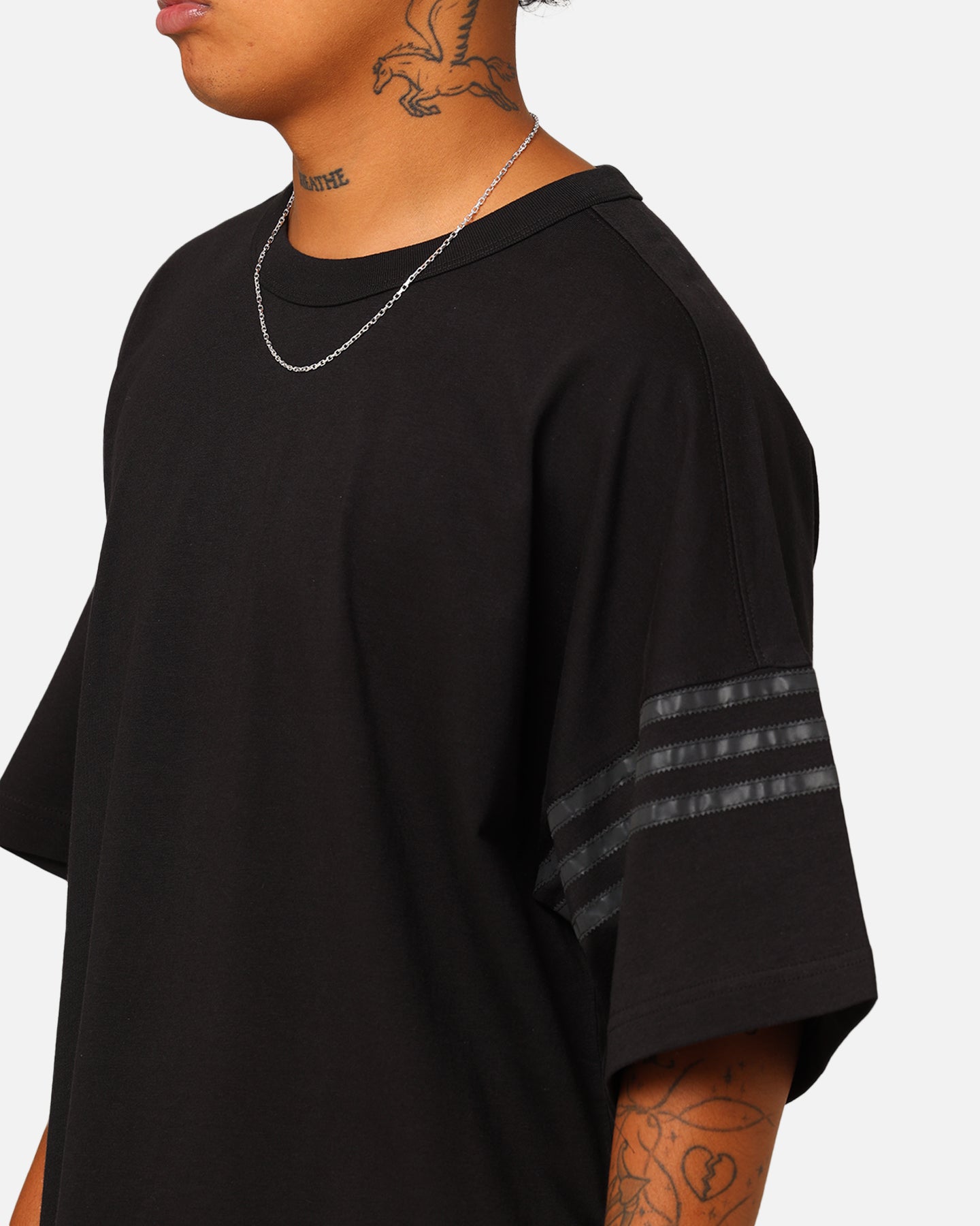 Adidas Street Neuclassic T-Shirt for Men - Black Cotton Casual Tee for Streetwear & Everyday Wear