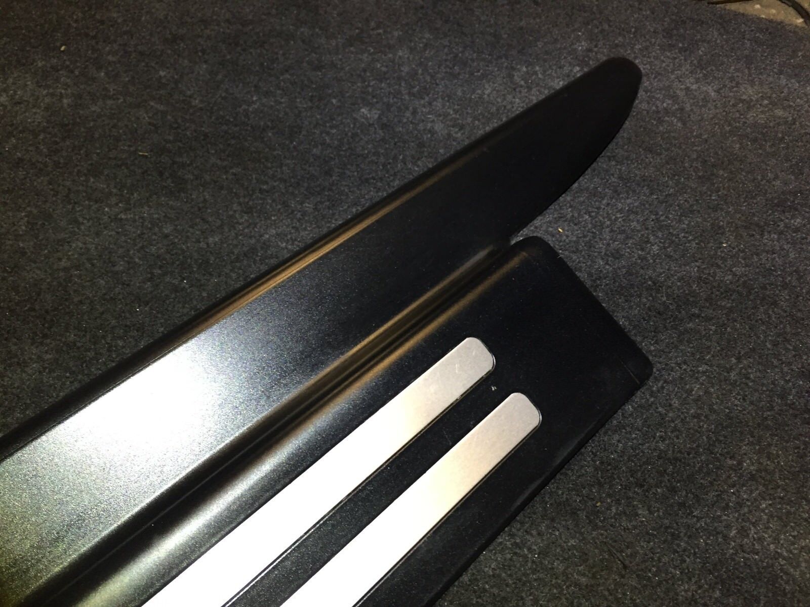 2004-2006 Audi A4 B6 Convertible Right Passenger Door Seal Molding OEM Replacement - Perfect for Weatherproofing & Noise Reduction While Driving