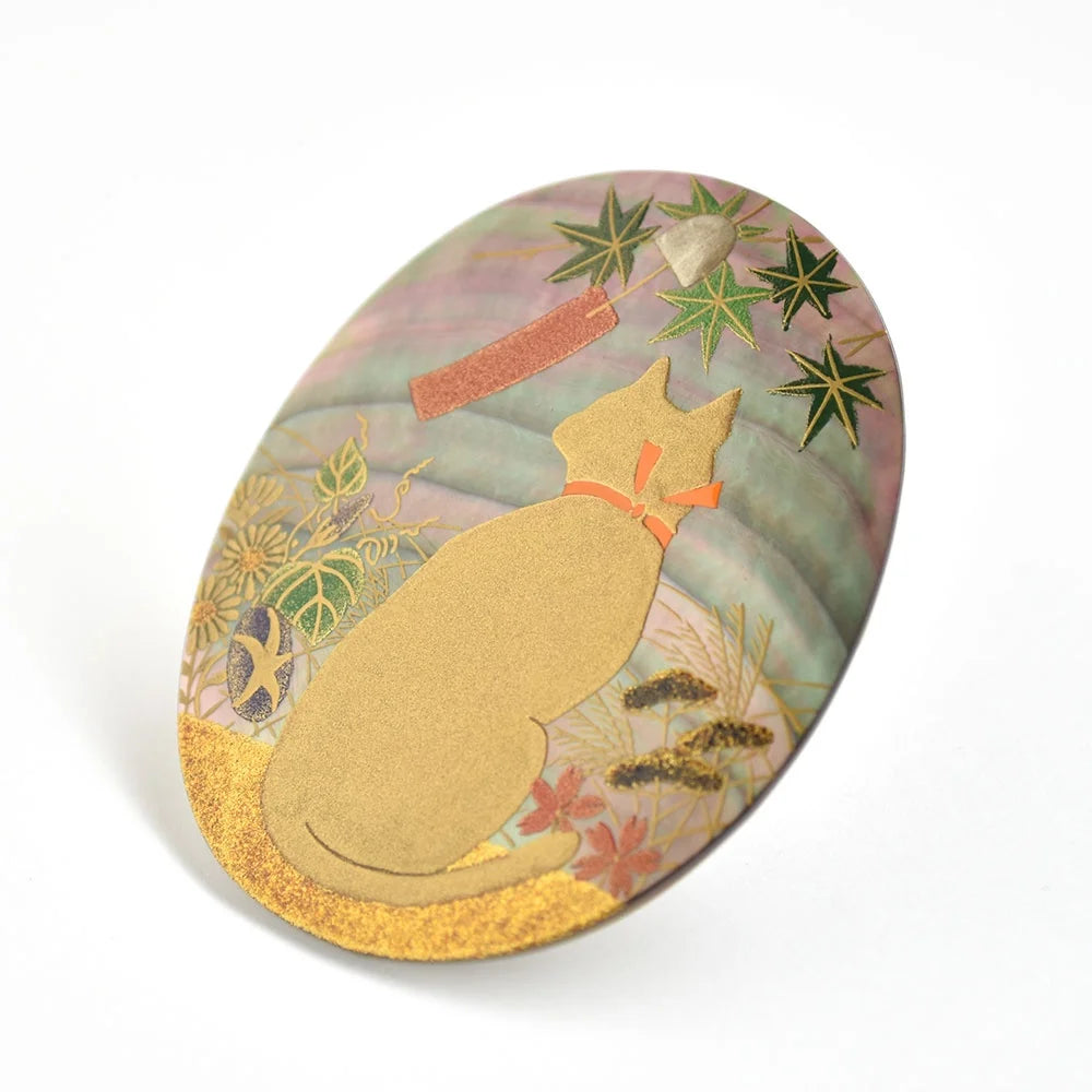 Handcrafted Maki-e Urushi Lacquer Brooch with Black Lip Oyster Pearl Shell - Traditional Japanese Cat Jewelry for Women | Elegant Accessories for Formal Events & Gift Giving