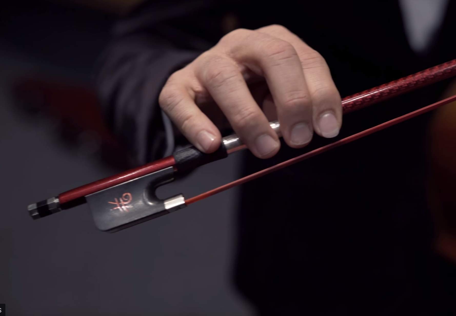Premium Carbon Fiber Violin Bow 4/4 Full Size - Ebony Frog Inlaid & High-Quality Horsehair - Perfect for Professional Violinists & Music Students (Concert, Practice, Recording) | The Piano Guys TPG Sharp Bow (Ziggy Model)