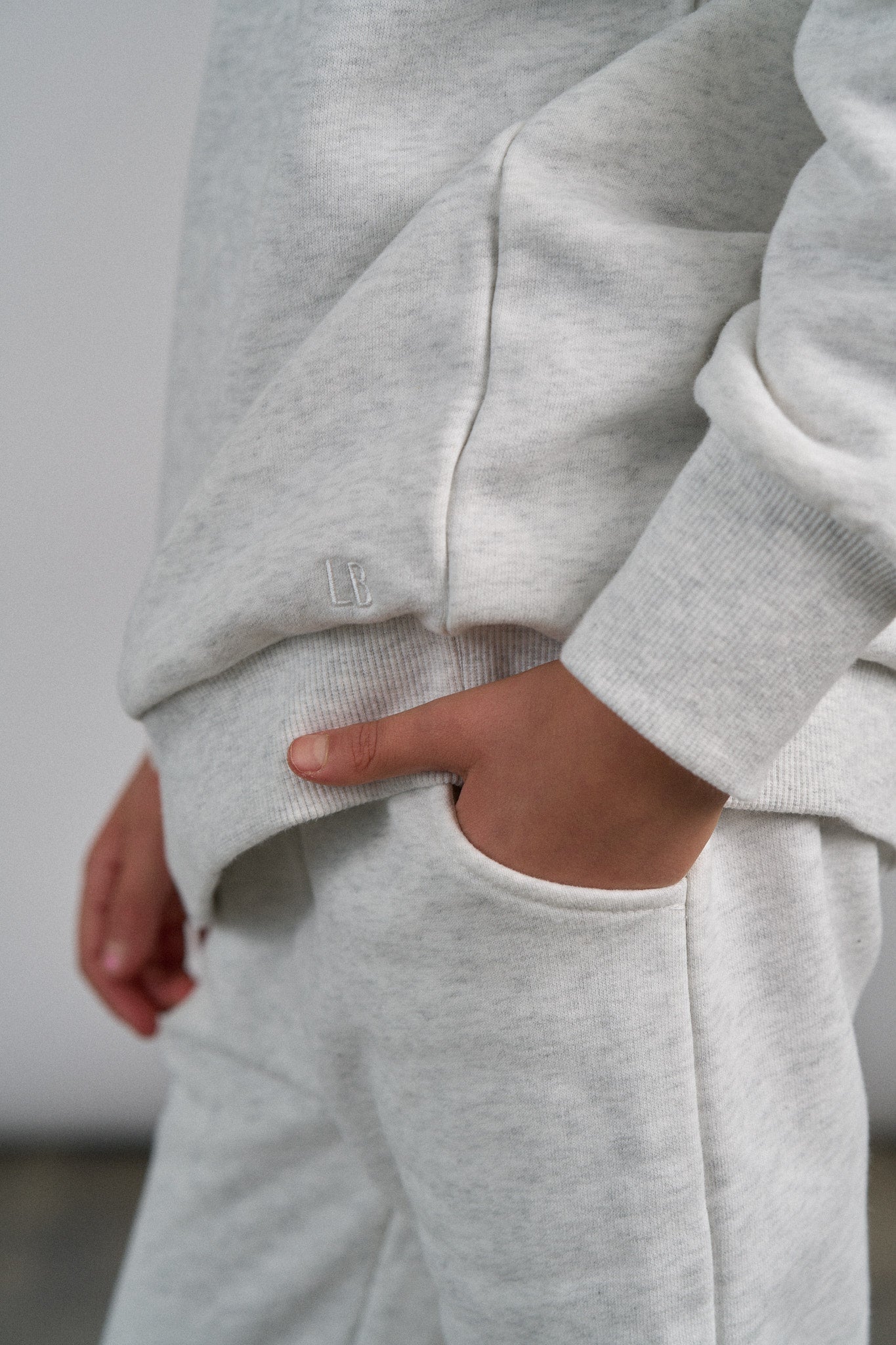 Premium Lightweight Crewneck Sweatshirt - Soft Heather Grey for Men & Women | Casual Comfort, Layering & Everyday Wear