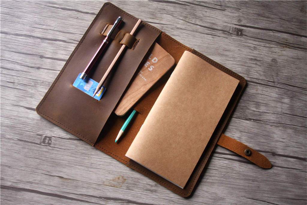 Vintage Distressed Leather Travelers Notebook Journal - Yellowish Brown Cover, Refillable Notebook for Writing, Sketching & Travel Journaling - Perfect Gift for Writers & Adventurers