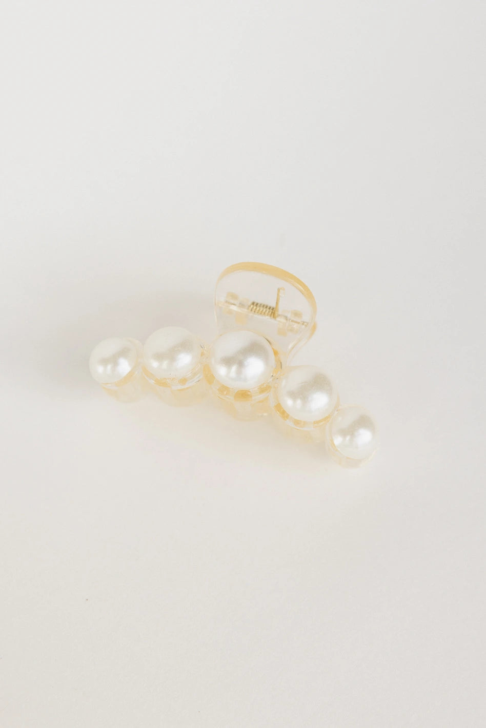 Oversized Pearl Claw Clip in Medium - Elegant Hair Accessory for Women, Perfect for Weddings, Parties & Everyday Style