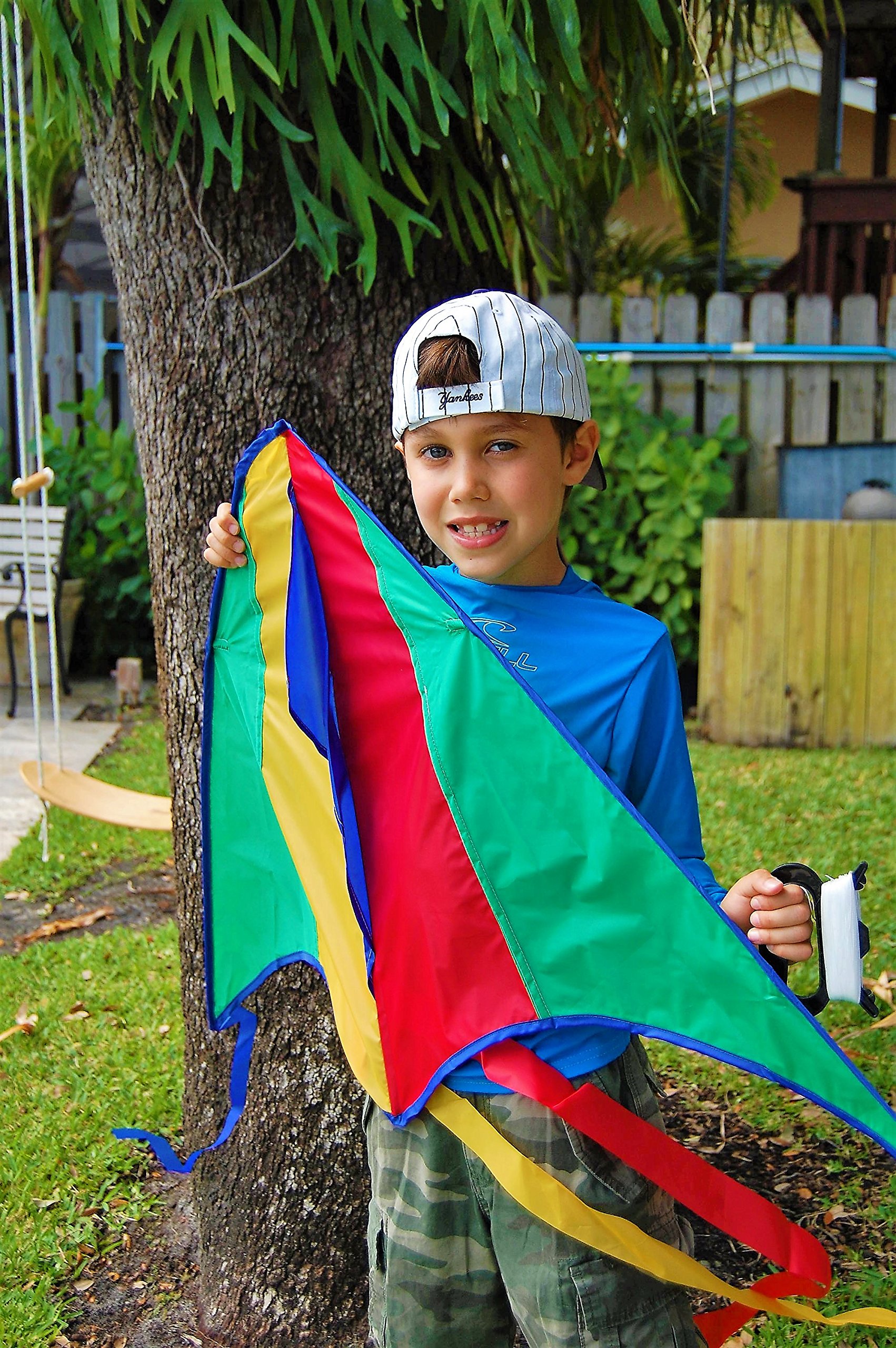JA-RU Delta Kite Nylon Large Bulk Pack of 24 Assorted Kites for Kids - Easy to Assemble & Fly Outdoor Toys, Birthday Party Favors Gifts with Free Bouncy Ball (9877-24p) | Perfect for Beach Days, Park Playdates, and Summer Outdoor Family Activities
