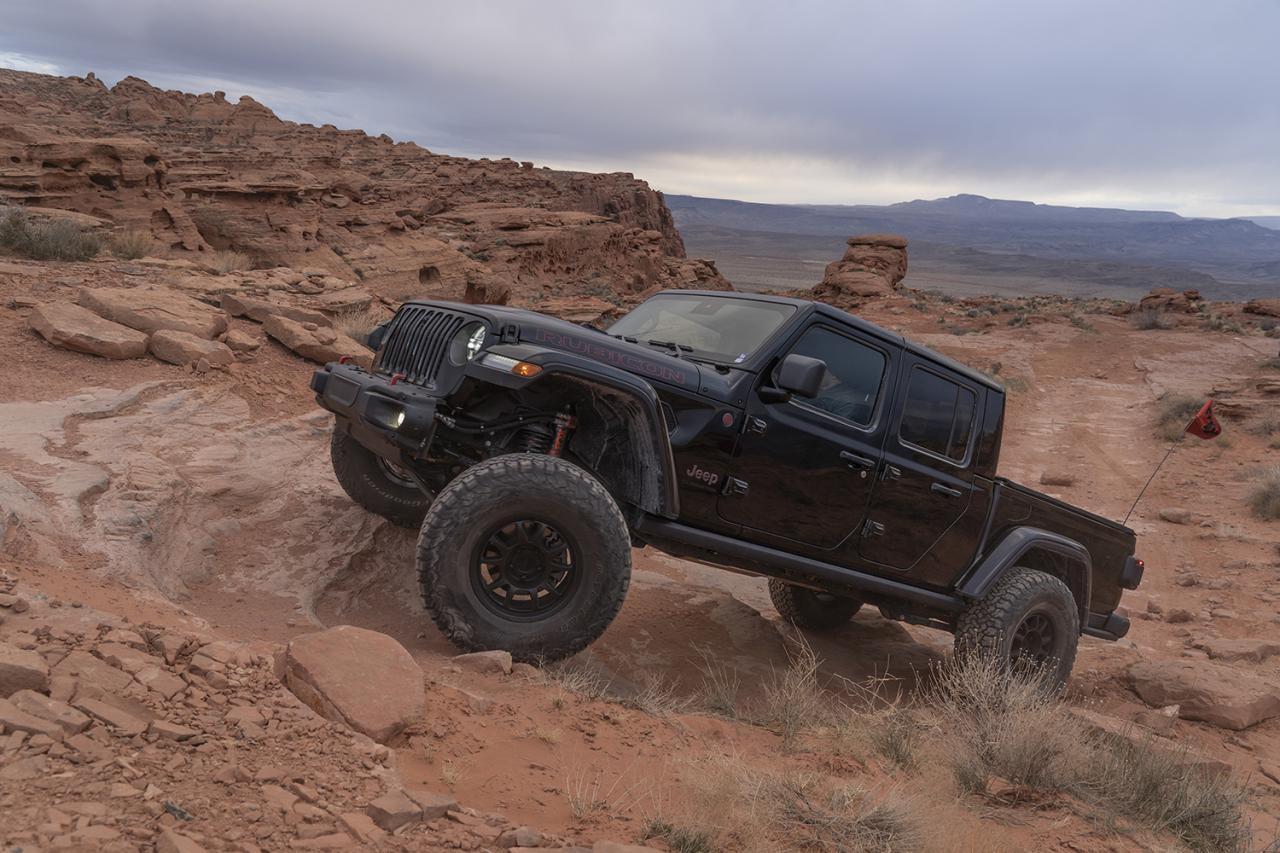 2023 Jeep JT Fox Factory Race Series 3.0 Rear Shocks - High Performance Off-Road Suspension for Jeep Gladiator JT - Perfect for Rock Crawling, Overlanding & Extreme Terrain Adventures