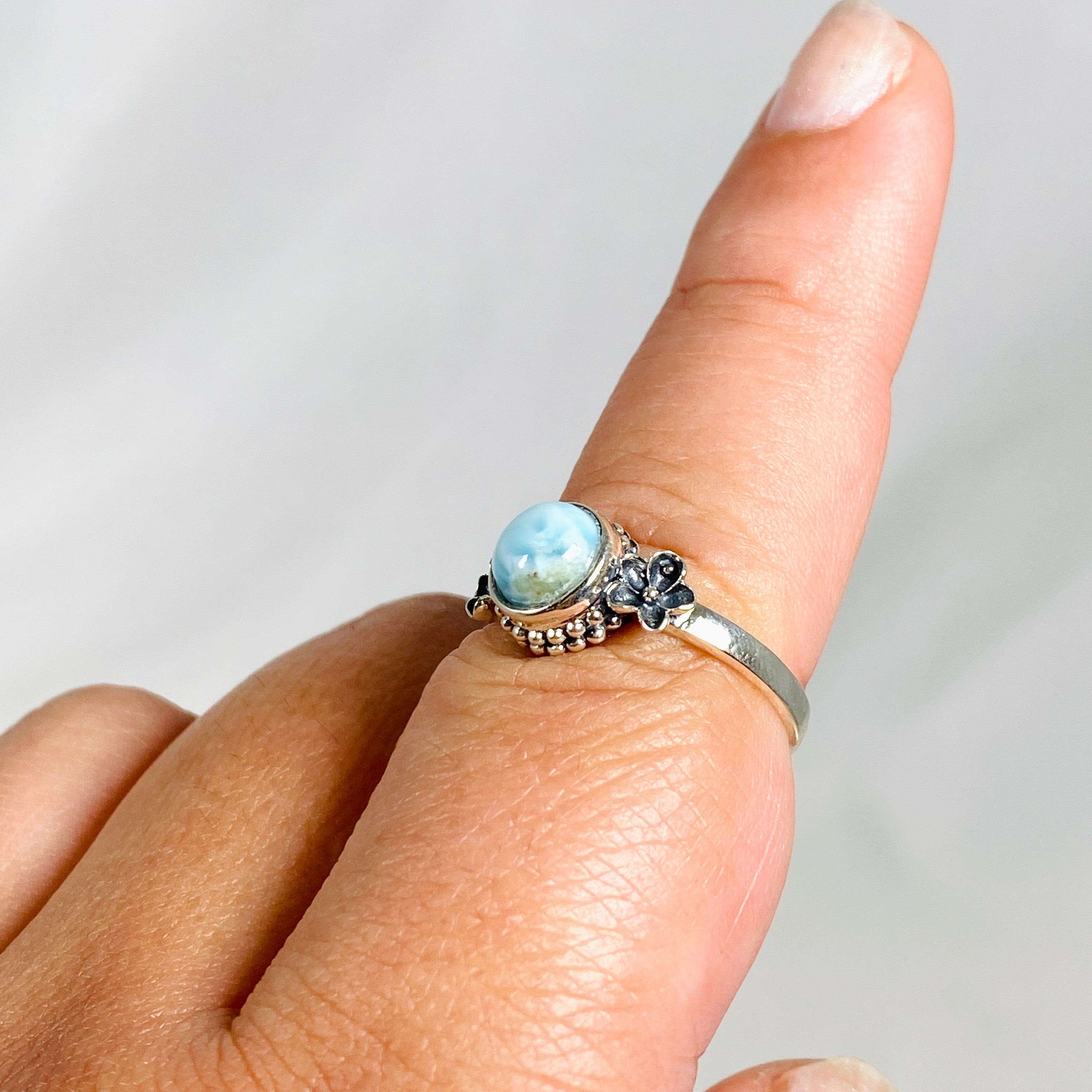 Larimar Sterling Silver Petite Round Ring with Flower Detailing - Size 9 - KRGJ3109 | Elegant Jewelry for Women, Perfect Gift for Birthday, Anniversary & Special Occasions