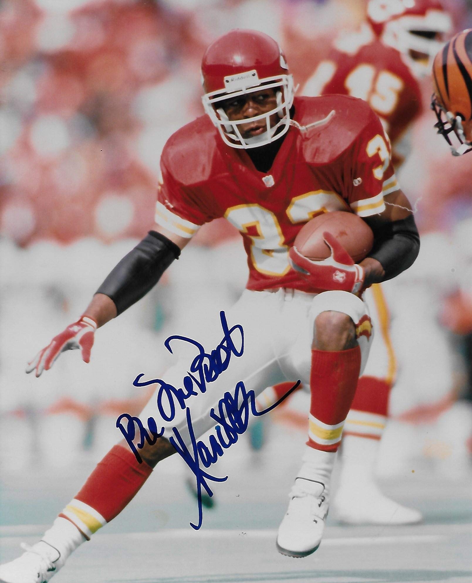 Marcus Allen Kansas City Chiefs Autographed 8x10 Photo with COA & Proof - Perfect for NFL Memorabilia Collectors & Chiefs Fans