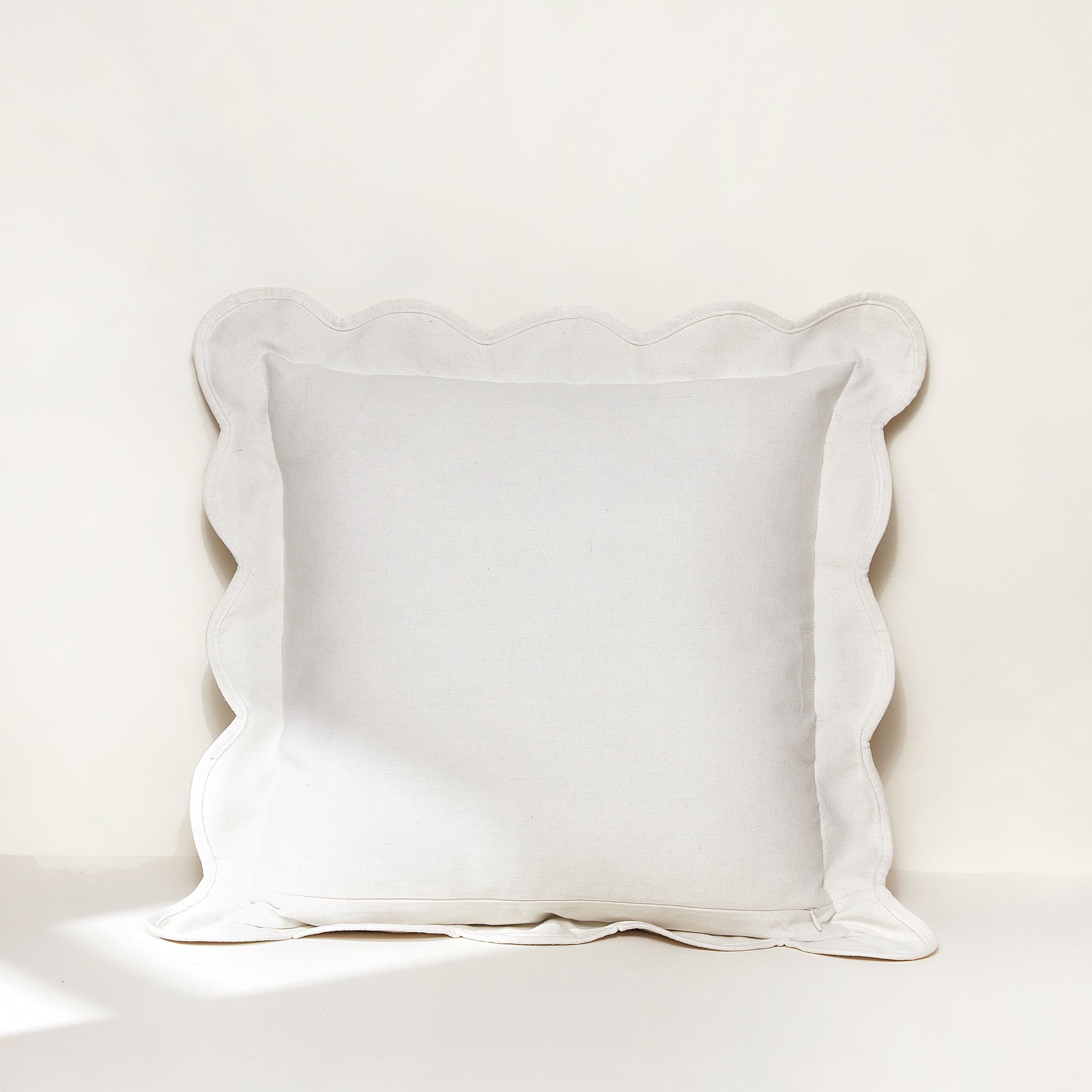 Coastal Chic Scalloped Edge Throw Pillow Cover - Decorative Cushion Case for Beach House, Boho Bedroom & Farmhouse Decor