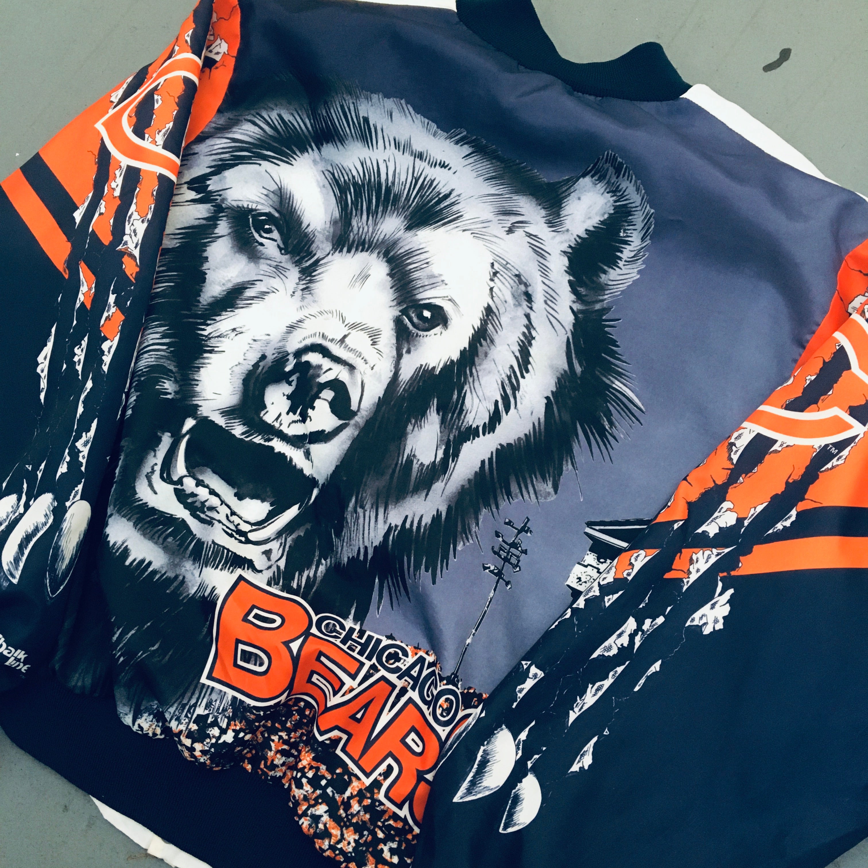 Chicago Bears 1990s Chalk Line Fanimation Jacket (Large/XL) - Vintage NFL Football Fan Gear for Game Day & Tailgating