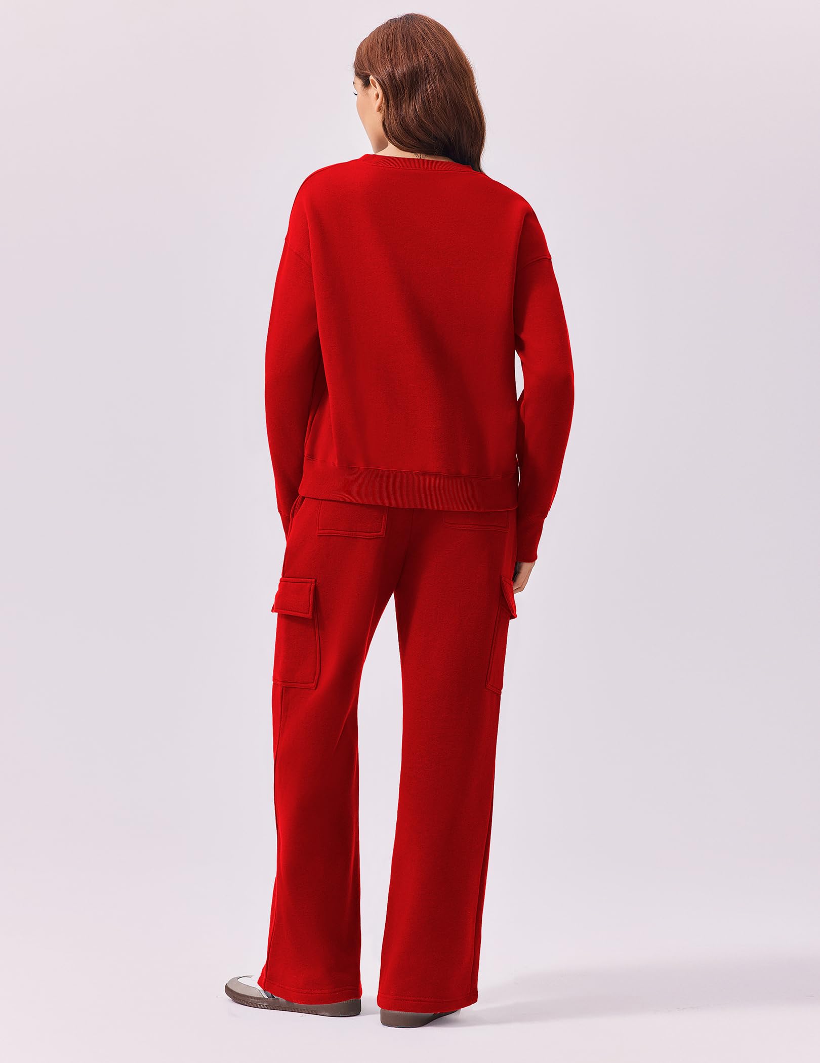 PINSPARK Women's 2-Piece Fleece Sweatsuit Set - Oversized Sweatpants & Wide Leg Cargo Pants with Pockets & Thumbholes | Cozy Lounge Wear for Winter 2025 | Perfect for Home, Gym & Casual Outings