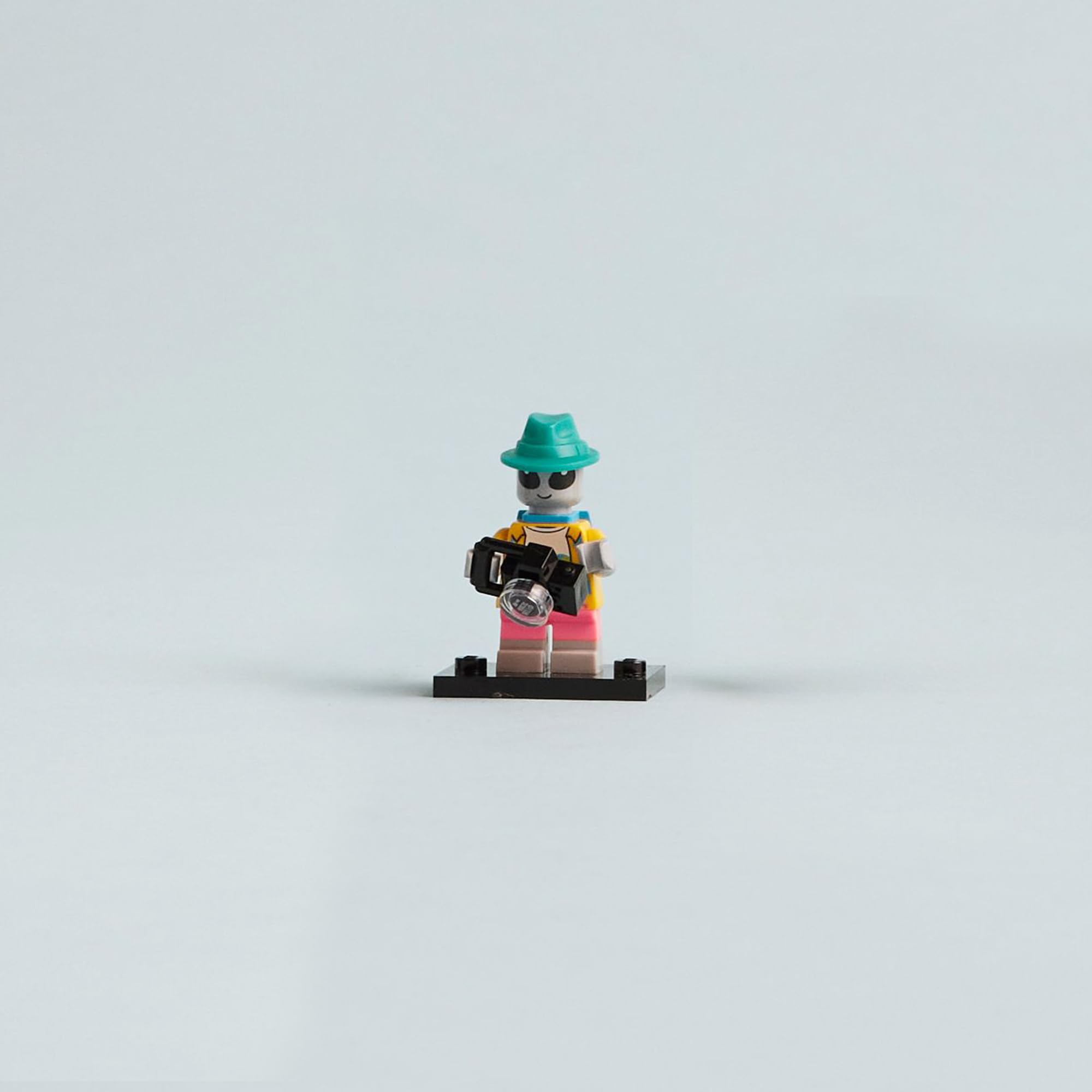 Alien Tourist Lego Minifigure Series 26 Space - Collectible Individual Figure with Stand & Accessories, Complete CMF Set (col26-3) - Perfect for Lego Collectors, Space-Themed Displays & Creative Play