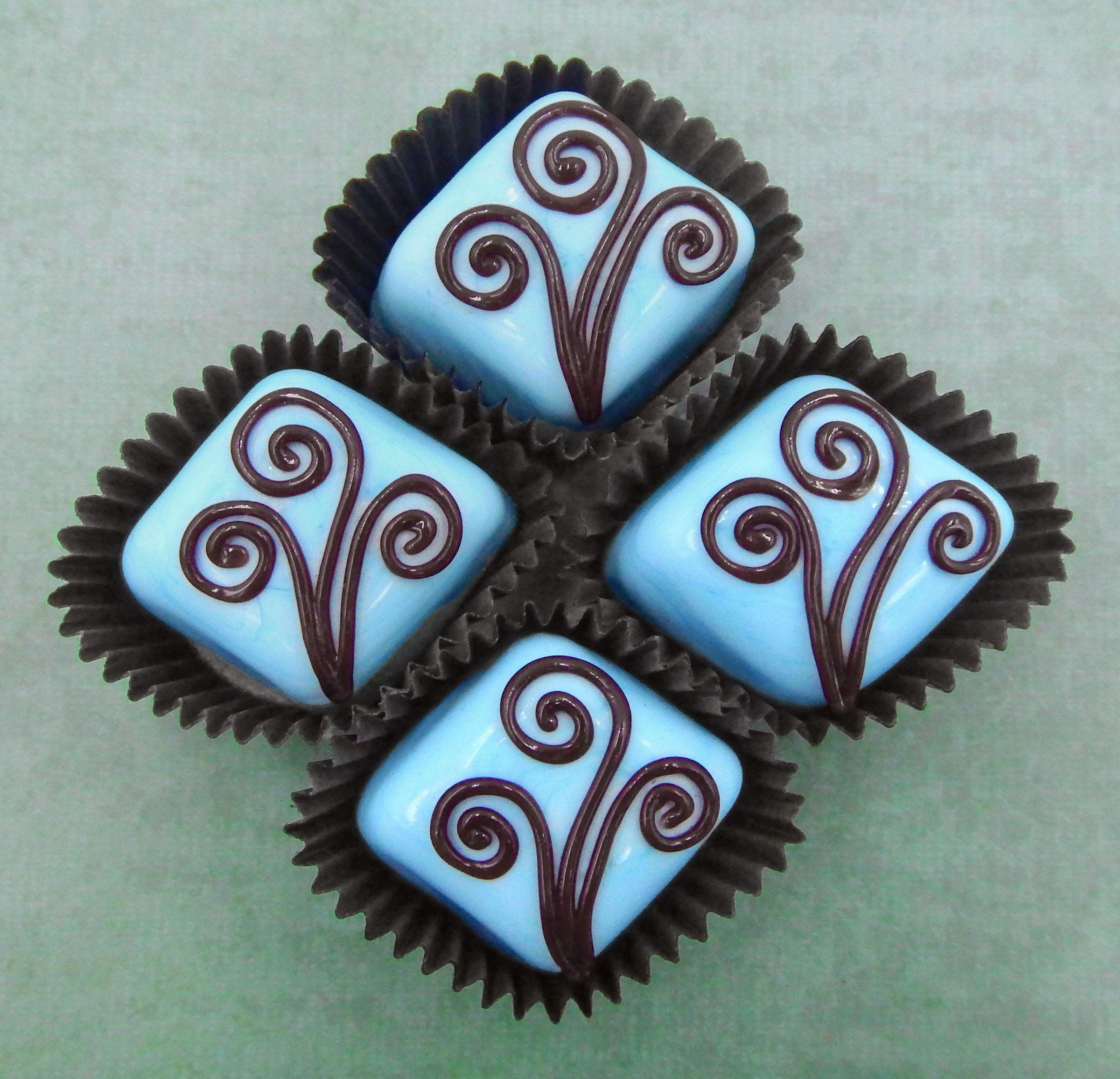 Chocolate Curls Treat - Berry Blue Flavor for Baking & Gifting