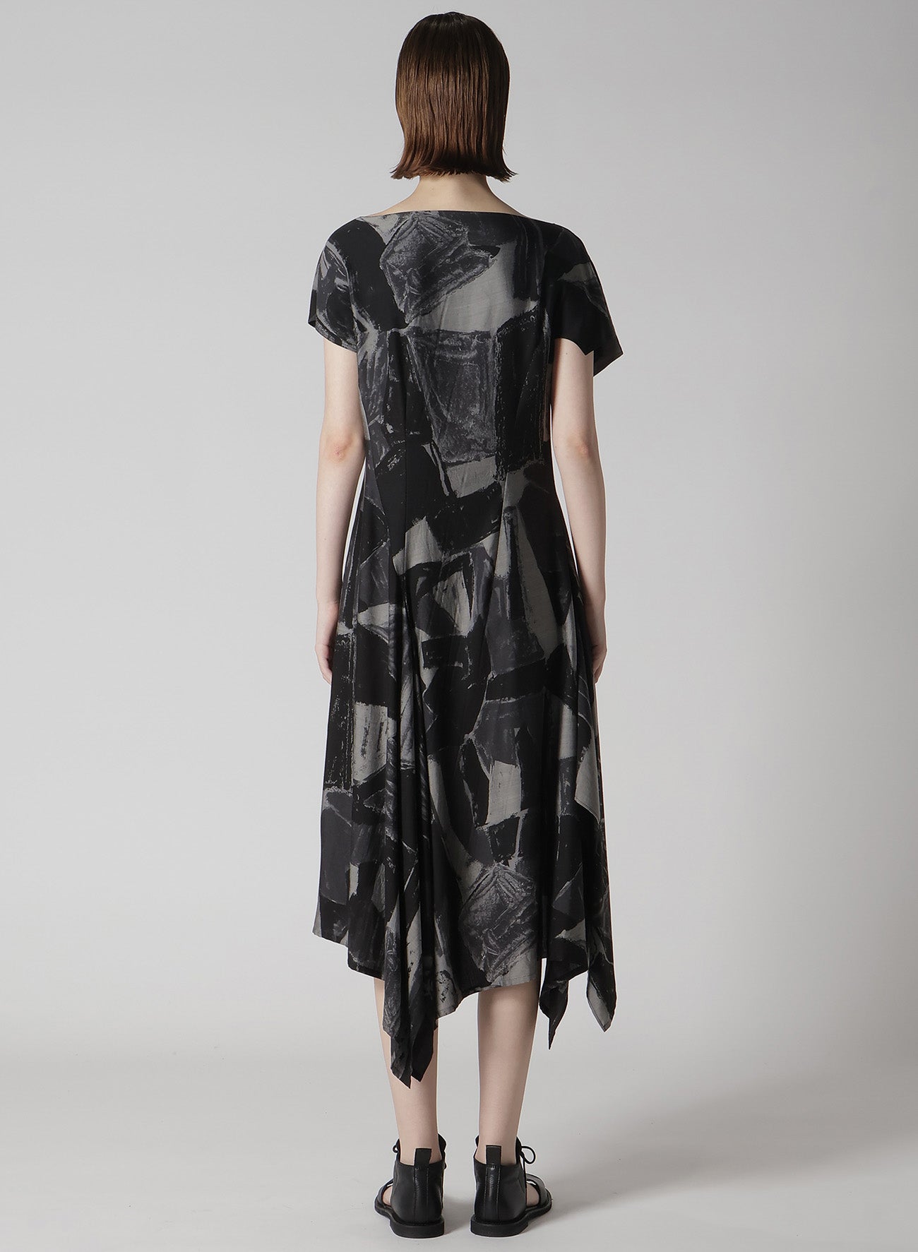 Stylish CU/DUNGAREE Twill Painted City Print Handkerchief Hem Dress - Perfect for Casual Outings, Date Nights & Summer Fashion
