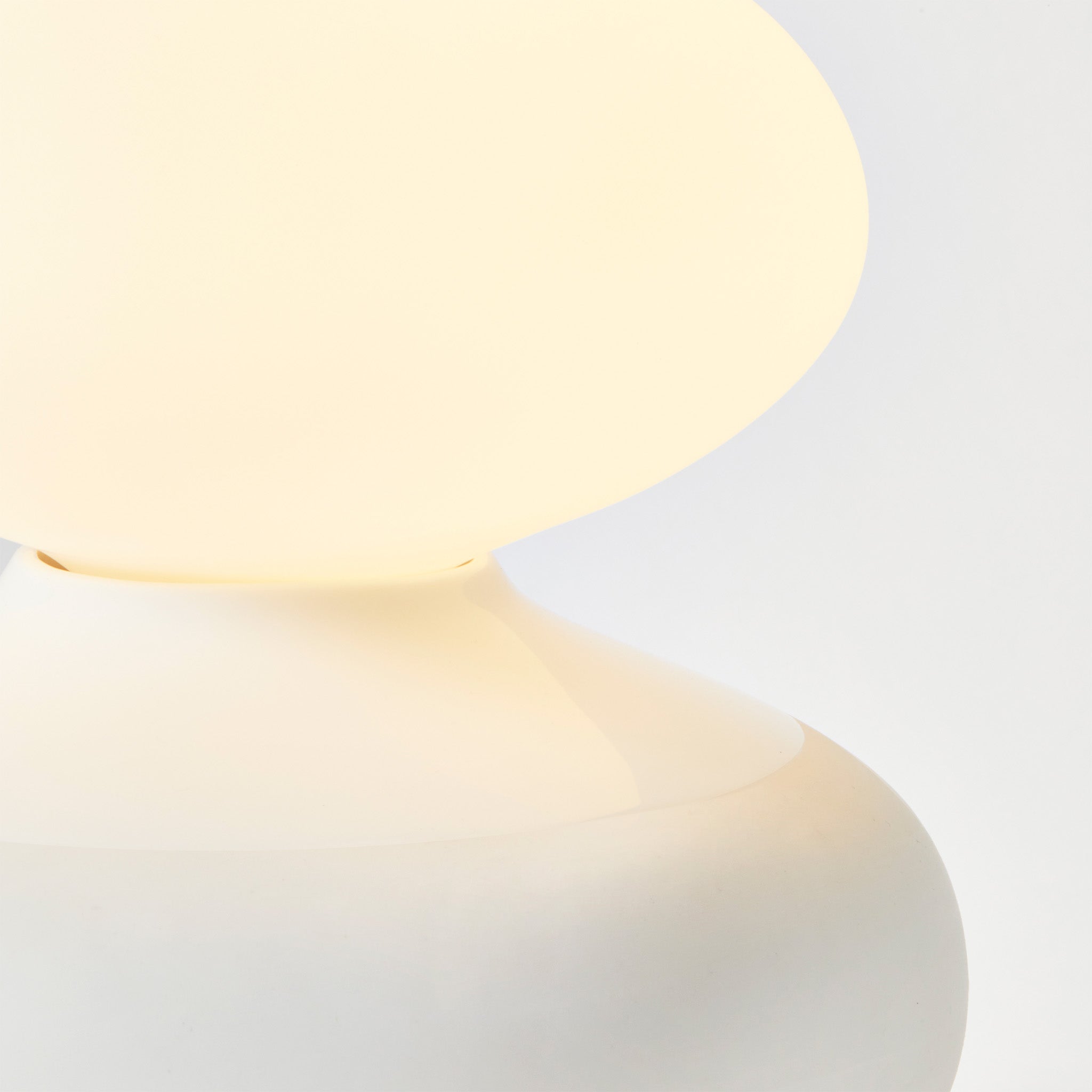 Stylish Reflection Oval Table Lamp Set of 2 - Modern Bedside & Living Room Lighting for Home Decor