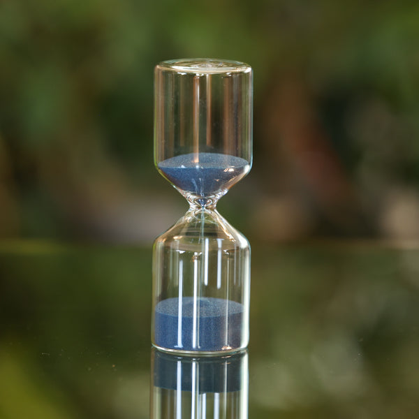 Blue, Red or White Freestanding 15-Minute Hourglass Sand Timer - Perfect for Classroom, Office, and Home Decor