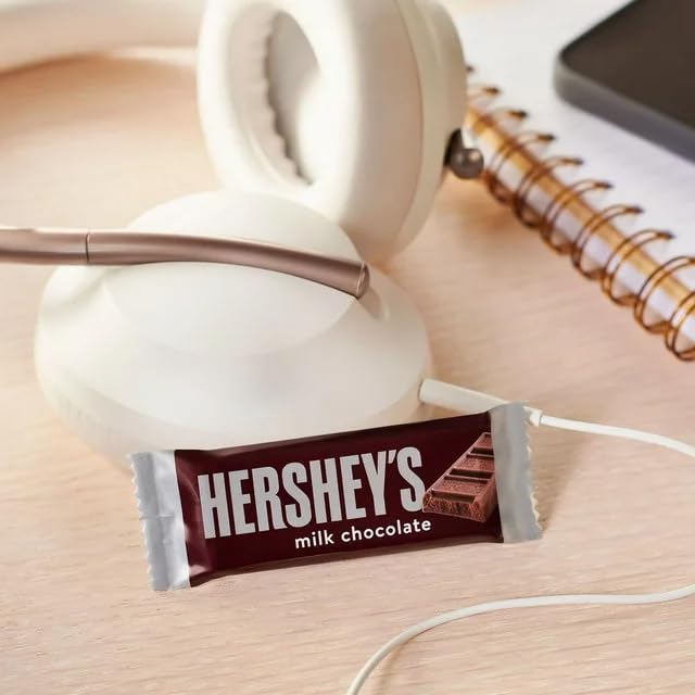 Hershey's Milk Chocolate Snack Size 1 Pound (Approx 35 Pieces) - Individually Wrapped Bulk Candy Bars for Office, Parties & Celebrations - Perfect Chocolate Snacks for Adults & Kids - Great for Halloween, Christmas Gifts & School Events