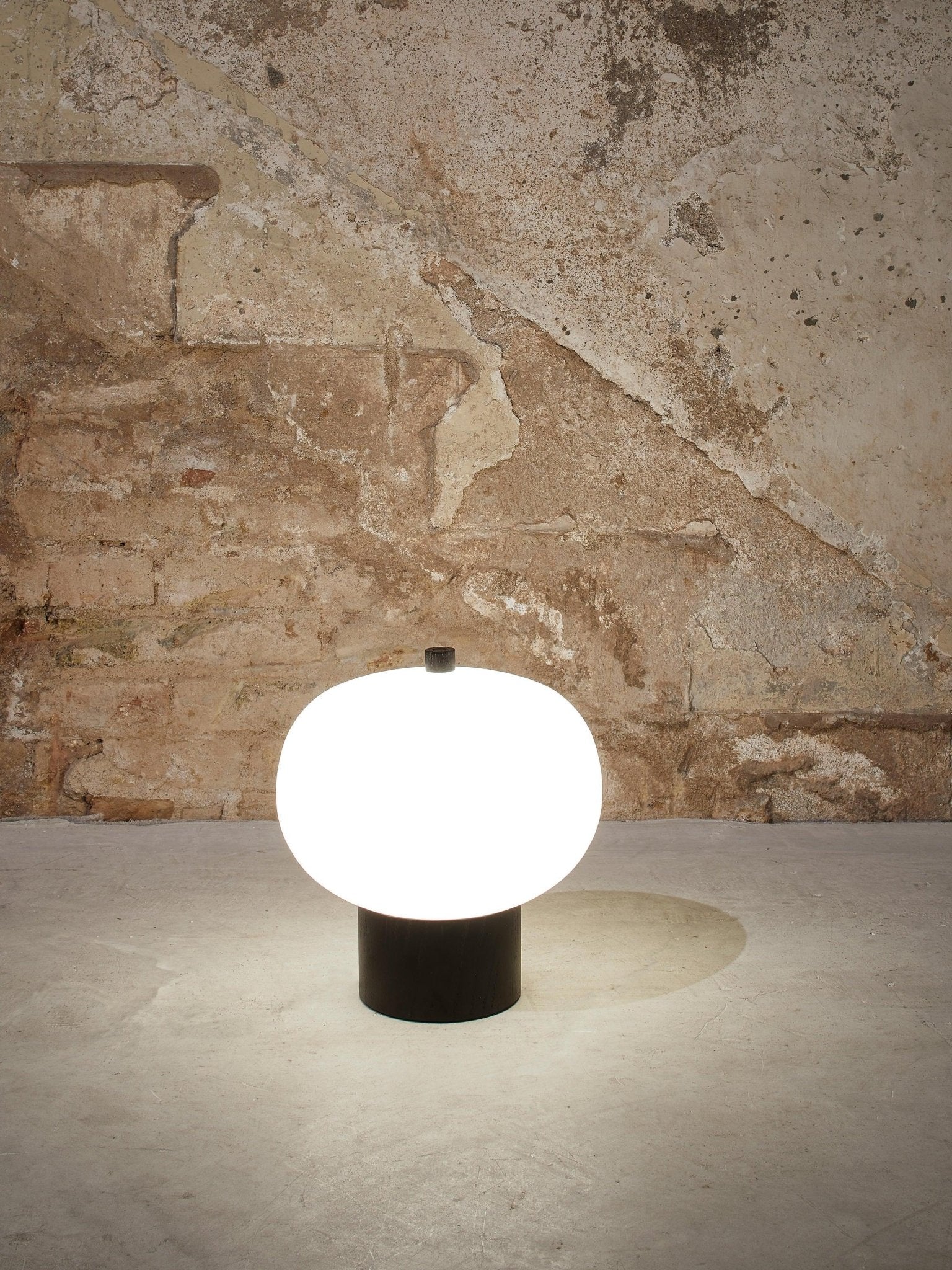 Ilargi Modern Table Lamp - Stylish Bedside & Living Room Lighting for Home Decor