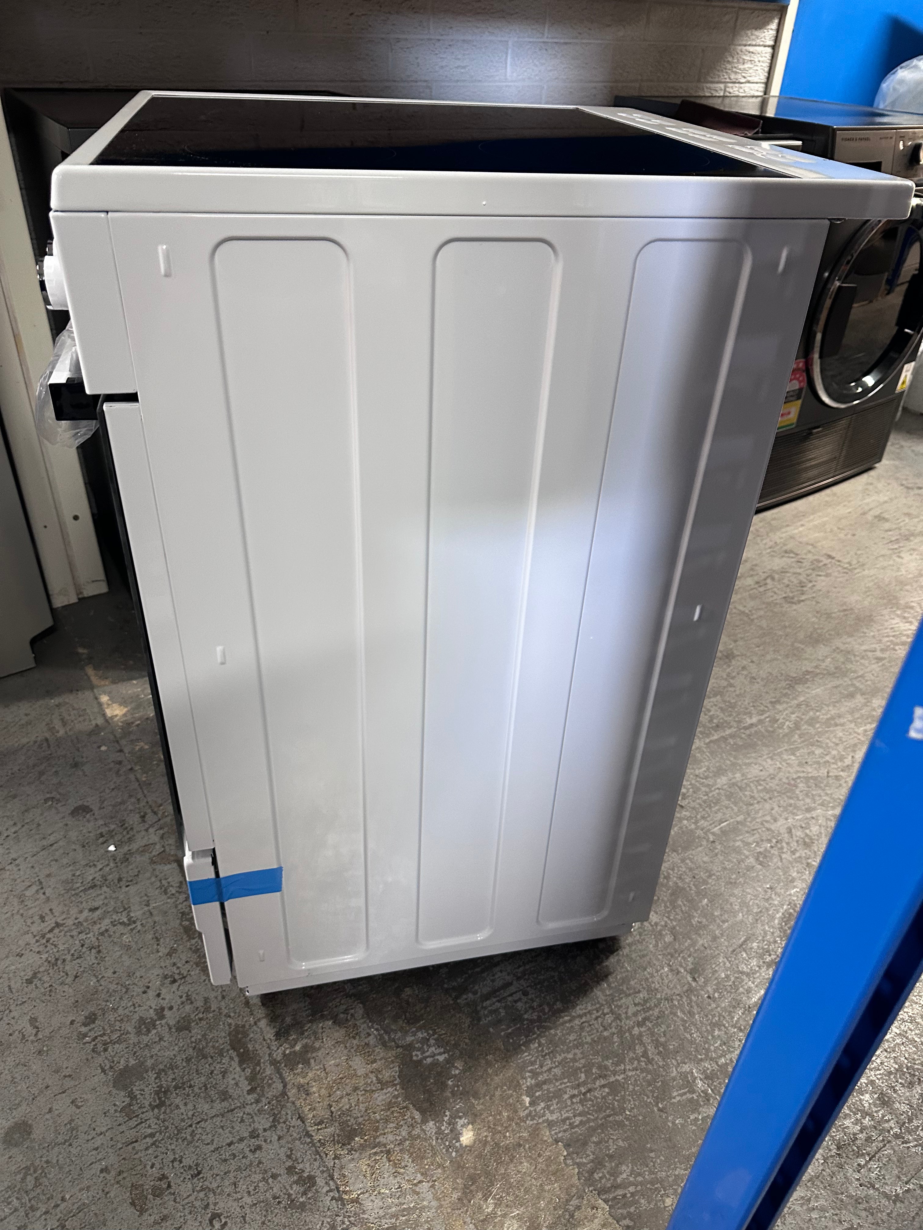 Beko BFC60VMW1 60cm Freestanding Electric Oven and Stove Combo - Factory Second | Perfect for Small Kitchens, Apartments & Home Cooking