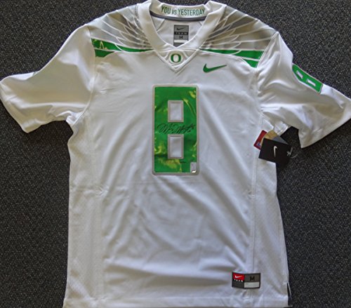 Marcus Mariota Autographed Oregon Ducks White Football Jersey - 2014 Heisman Trophy Winner - Medium Size with Official MM Holo COA - Perfect for Game Day, Collectors & Sports Memorabilia Displays