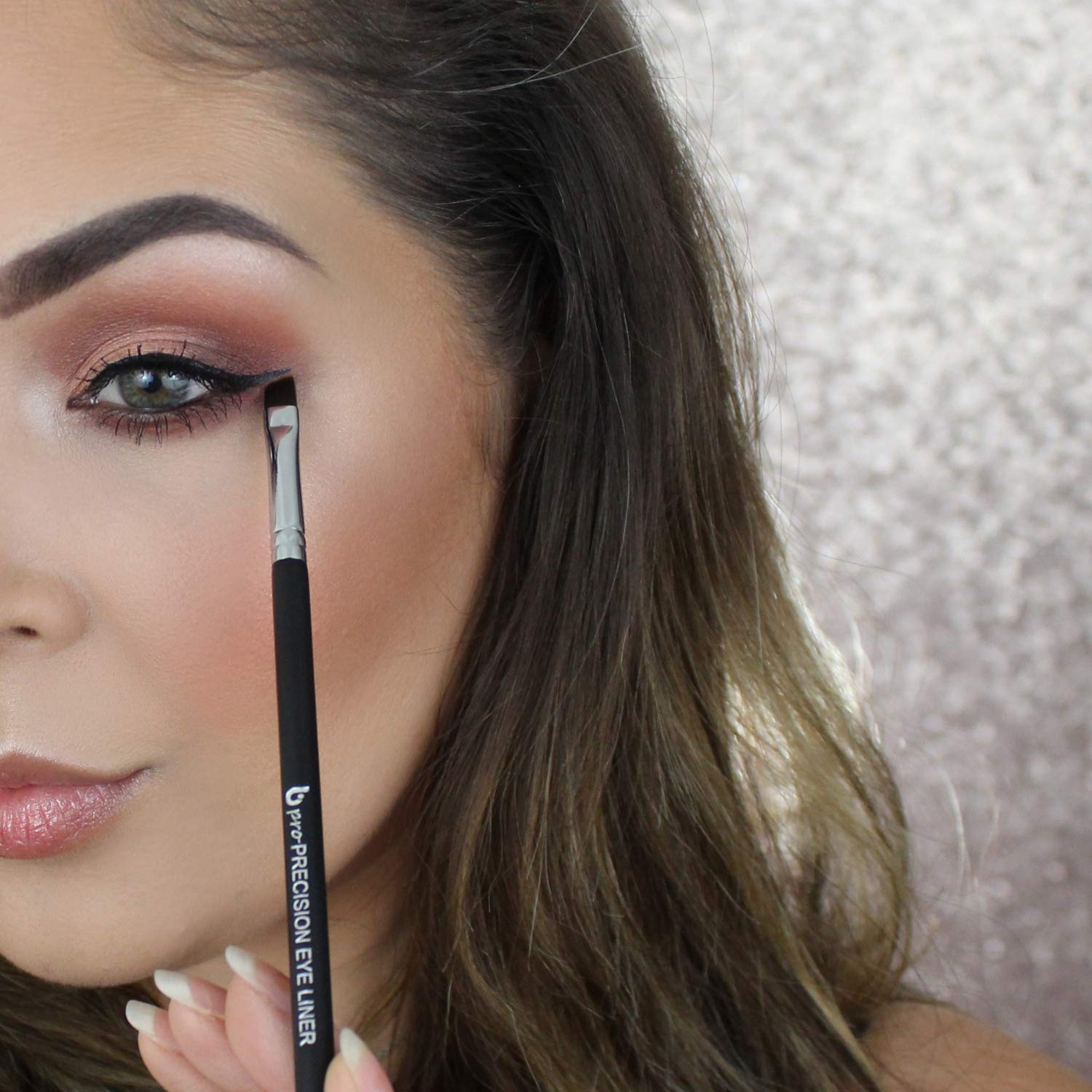 Beauty Junkees Precision Eyeliner Brush - Thin Winged Liner Brush for Liquid, Cream & Powder Makeup | Angled Tightline Brush for Eyebrows & Eye Makeup | Perfect for Professional & Everyday Makeup Looks