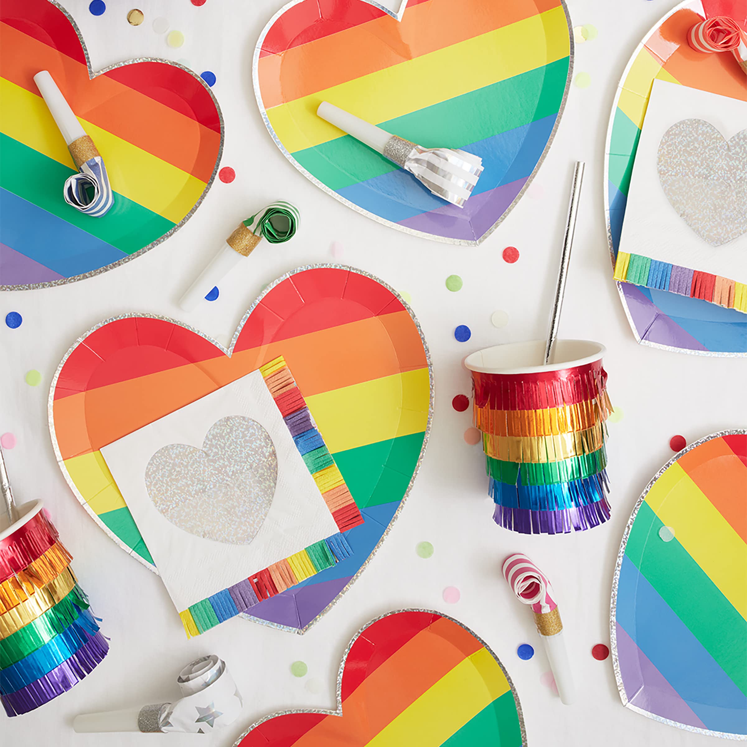 Meri Meri Rainbow Heart Small Plates - Set of 6 Colorful Ceramic Dessert Plates for Kids Birthday Party, Baby Shower & Tea Time - Perfect for Cakes, Cookies & Finger Foods