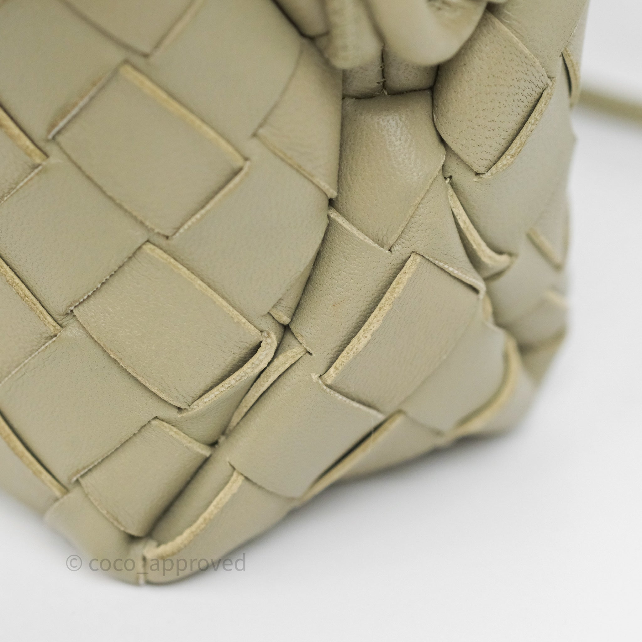 Bottega Veneta Loop Camera Bag - Intrecciato Lambskin Leather Crossbody Bag in Travertine | Stylish Everyday Purse for Women, Perfect for Work, Travel & Date Night