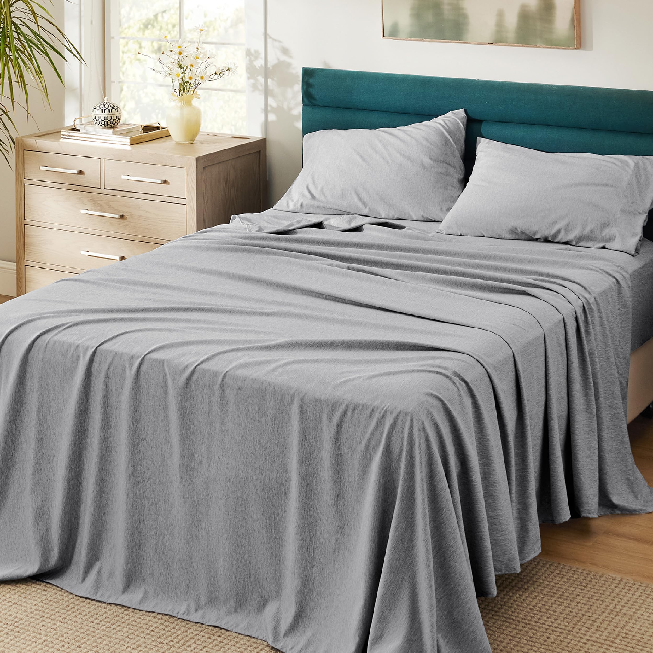 Bedsure Queen Sheet Set - 4 Piece Soft Cooling Bed Sheets, Luxury Cationic Dyed Deep Pocket Fitted Sheets, Breathable Wrinkle-Free Grey - Perfect for Hot Sleepers & Guest Bedrooms