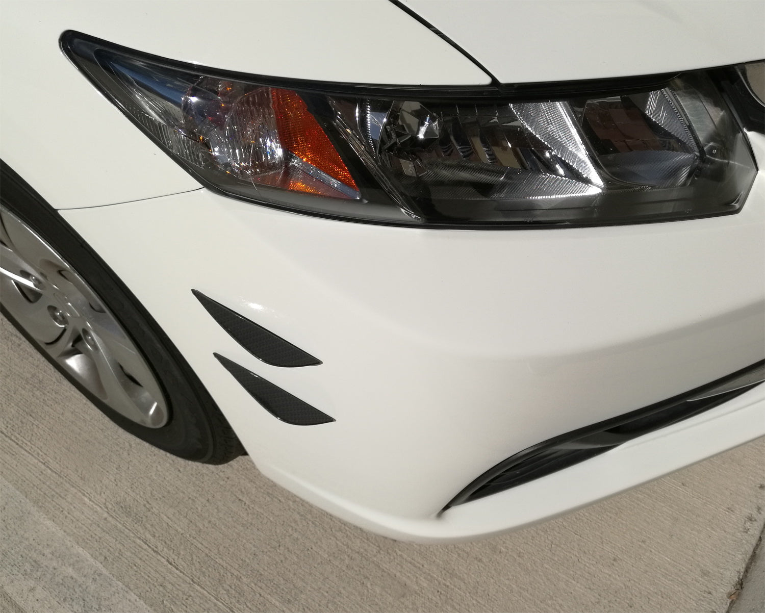 4pcs Car Black Dry Carbon Fiber Front Bumper Canard & Body Diffuser Fins - Universal Fit for Sports Cars, Racing & Performance Vehicles - Enhances Aerodynamics & Styling