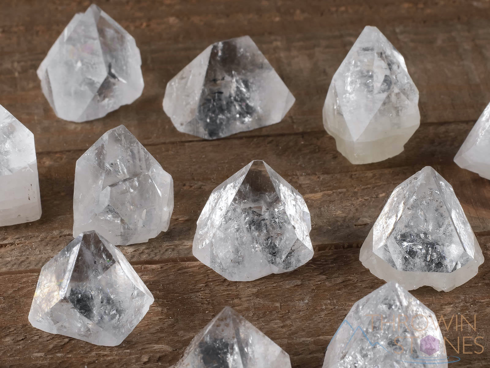 Natural Apophyllite Pyramid Raw Crystal - Metaphysical Healing Stone, Home Decor, Spiritual Gift for Meditation & Energy Work - Perfect for Yoga, Reiki, and Crystal Healing