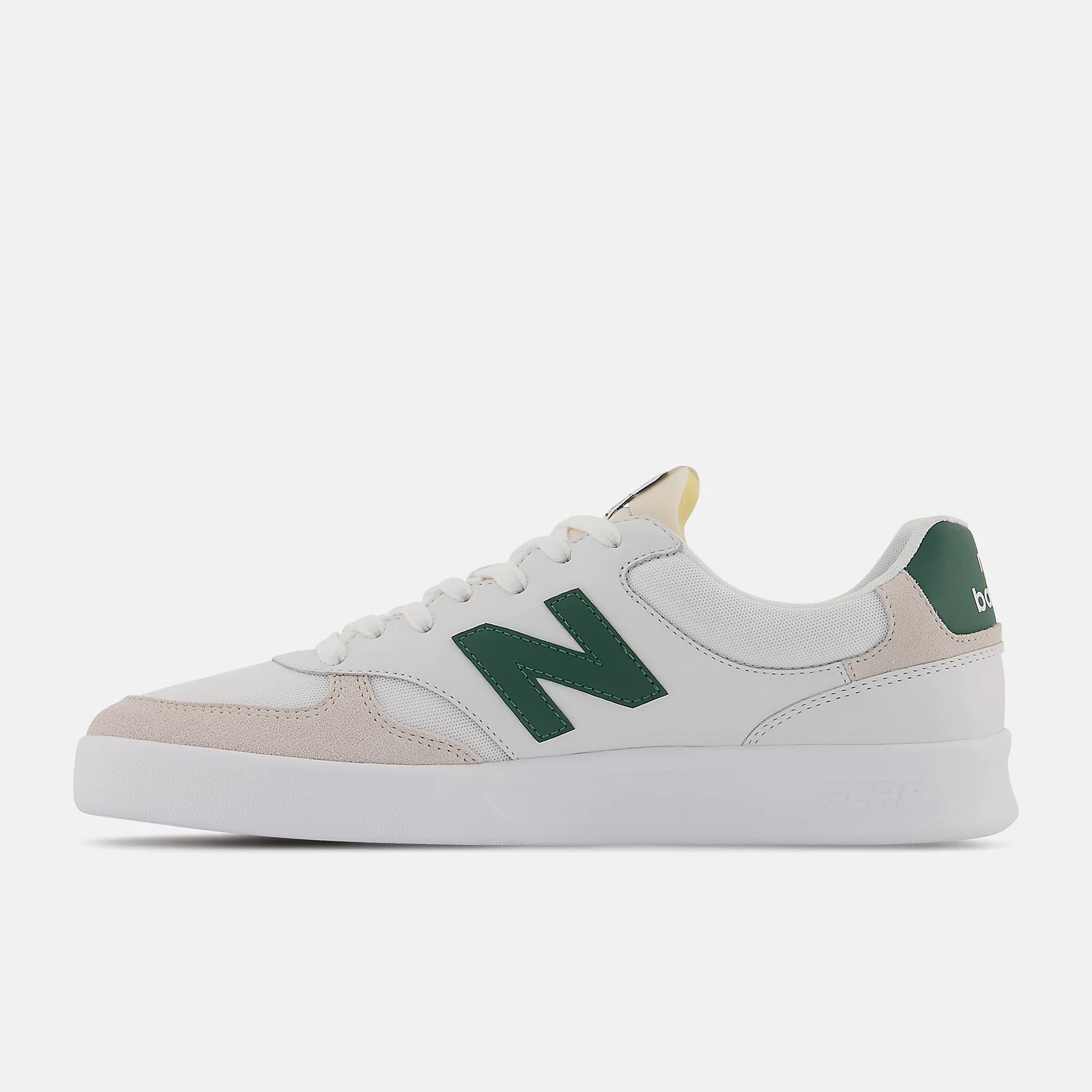 300 Court Sneaker - White & Green Basketball Shoes for Men & Women | Lightweight Breathable Tennis Shoes for Casual Wear & Sports Training
