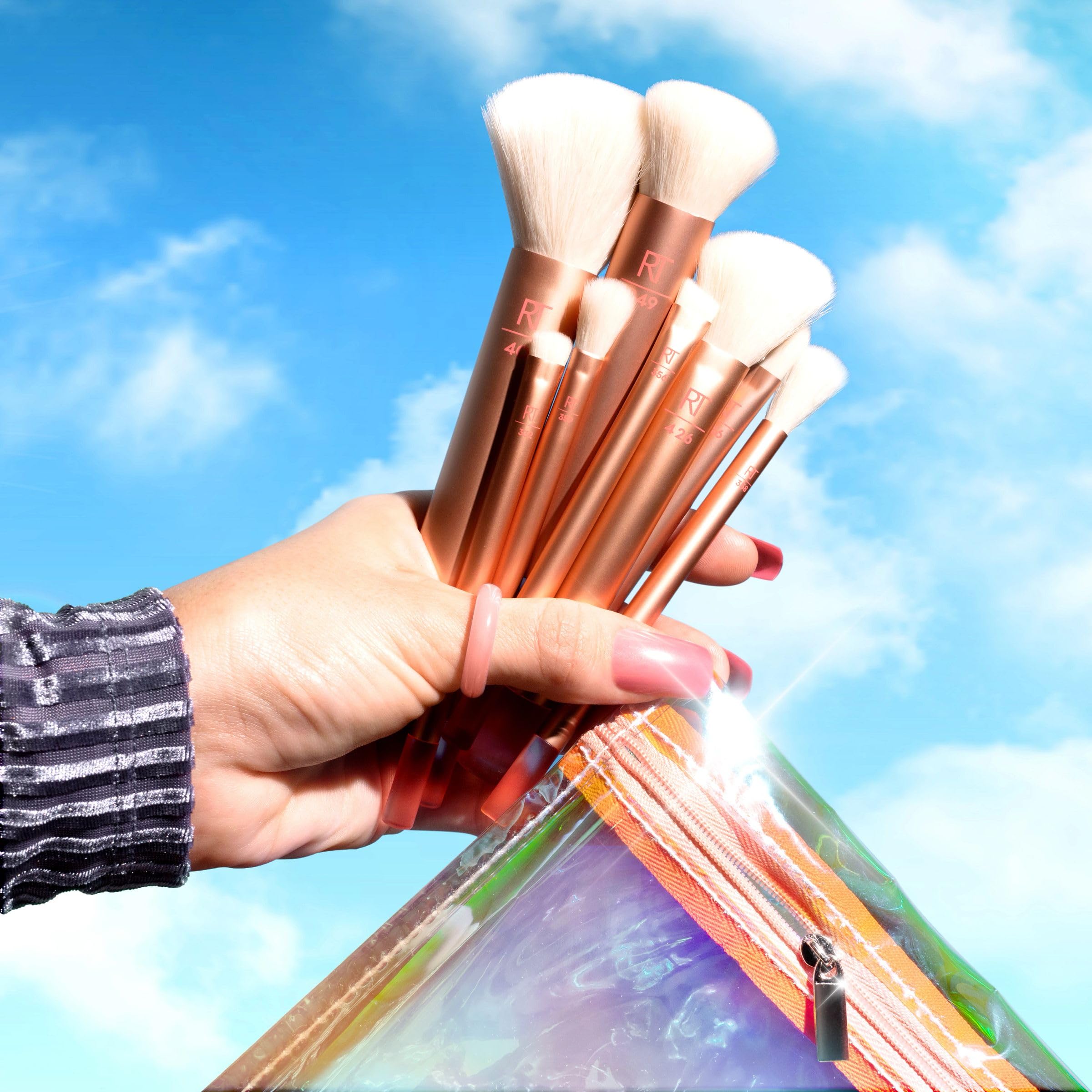 Real Techniques 9-Piece The Wanderer Makeup Brush Set - Professional Synthetic Brushes for Eyeshadow, Foundation, Concealer, Blush & Contouring | Travel-Friendly Midi Size | Cruelty-Free Vegan Makeup Tools | Perfect for On-The-Go Touchups & Full Face Makeup Application