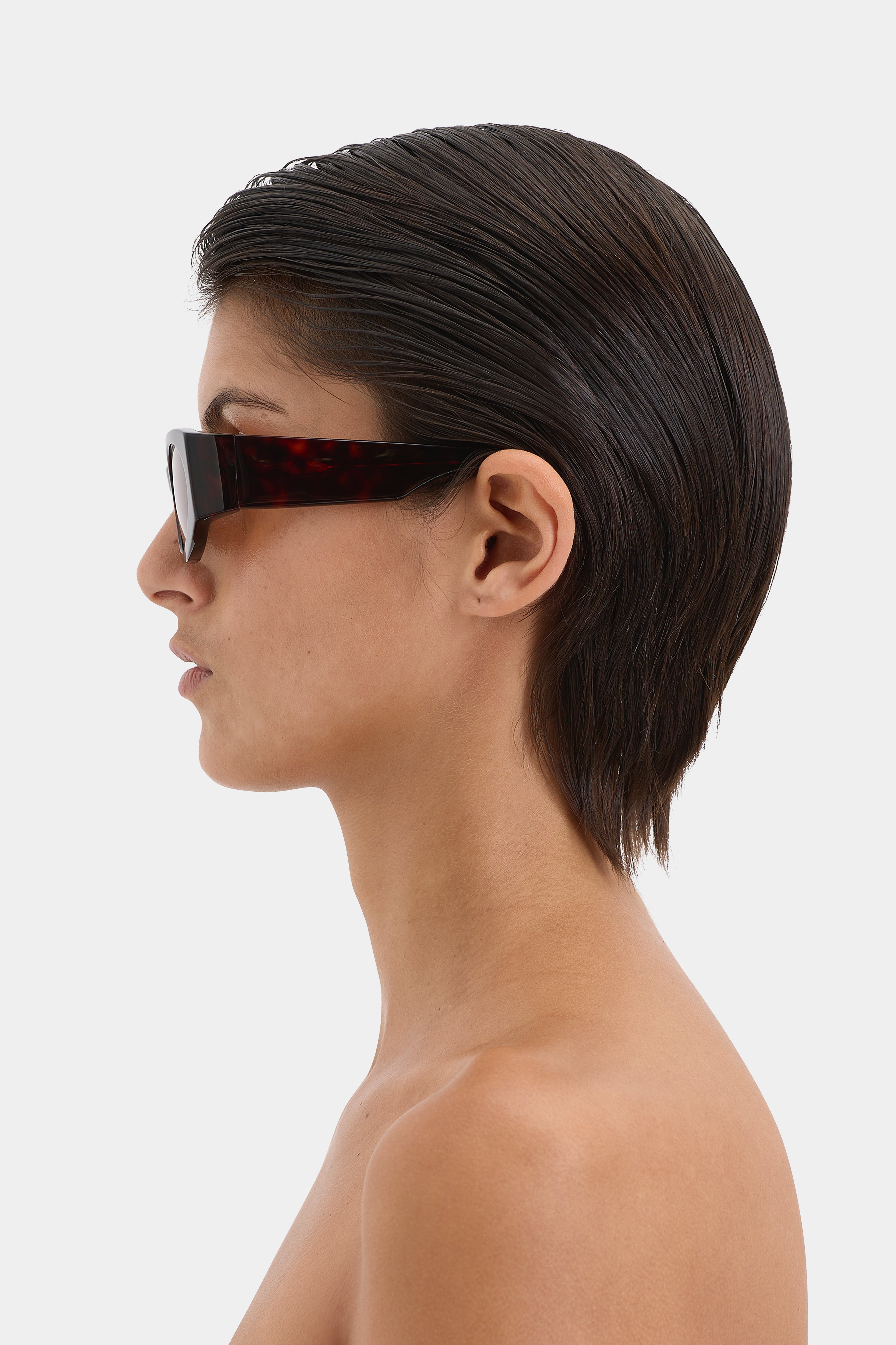 Classic Tortoiseshell Sunglasses for Women & Men - UV Protection, Retro Style - Perfect for Beach, Driving & Outdoor Activities