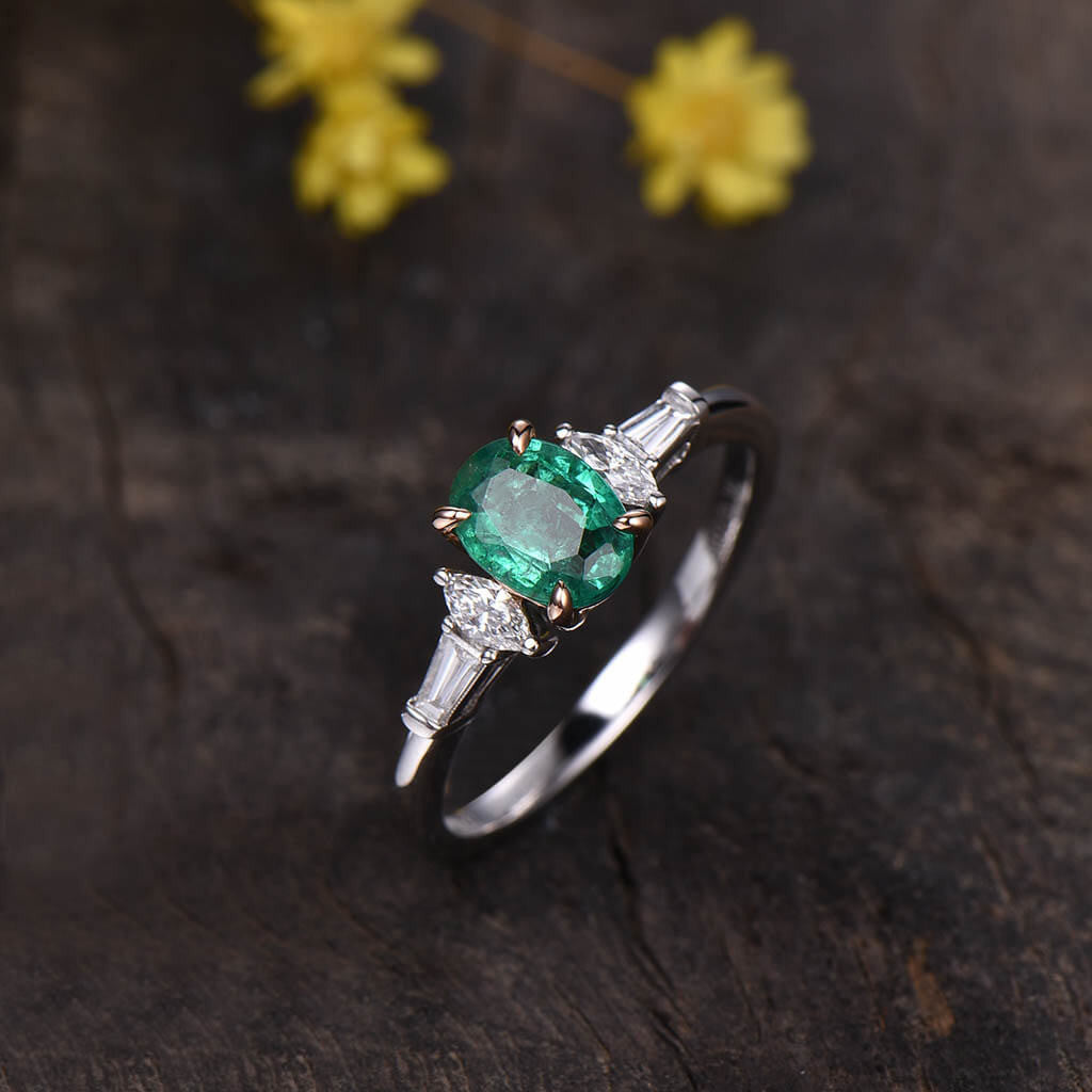Exquisite Two-Tone Natural Oval Emerald Diamond Engagement Ring for Women – Perfect for Proposals, Weddings & Anniversaries