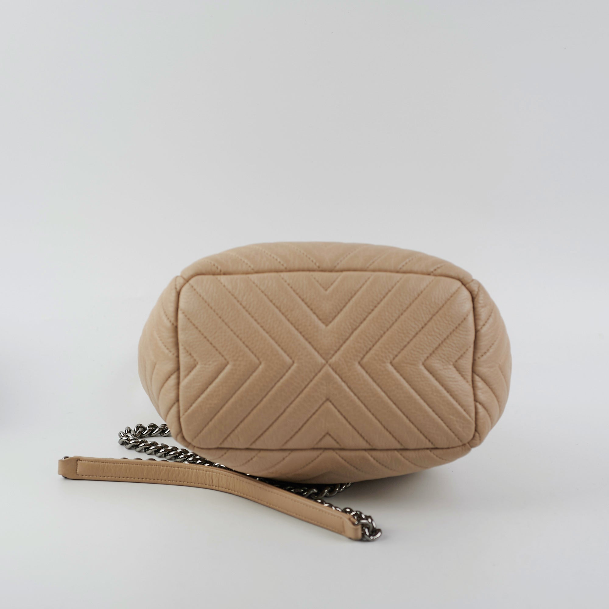 Chanel Chevron Beige Quilted Leather Bucket Bag - Luxury Designer Handbag for Women, Perfect for Everyday Use & Special Occasions