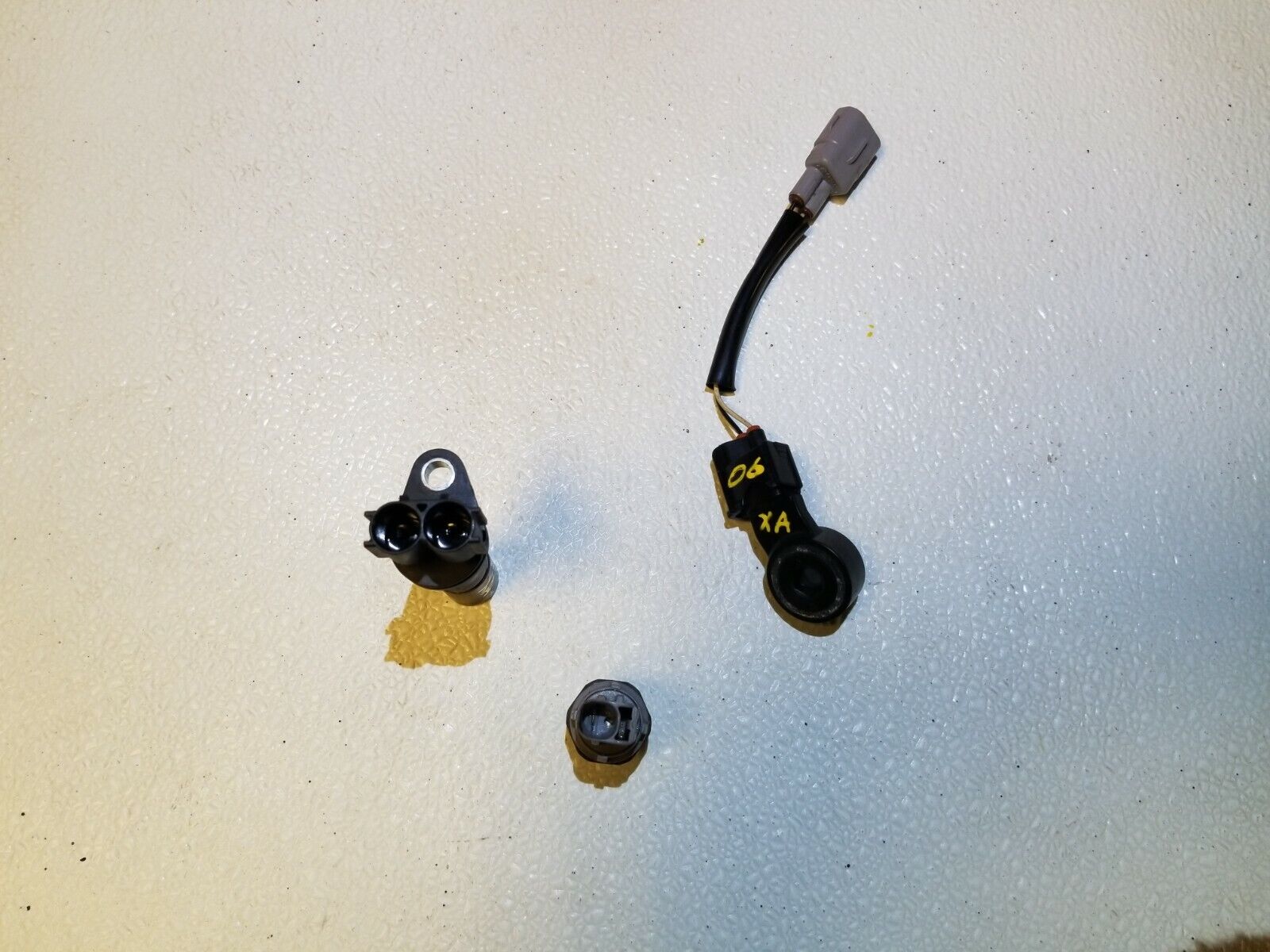 04 05 06 Scion XA 1.5L Crankshaft Knock Oil Pressure Sensor - 3 Pack OEM Replacement - Perfect for Engine Maintenance & Performance Tuning