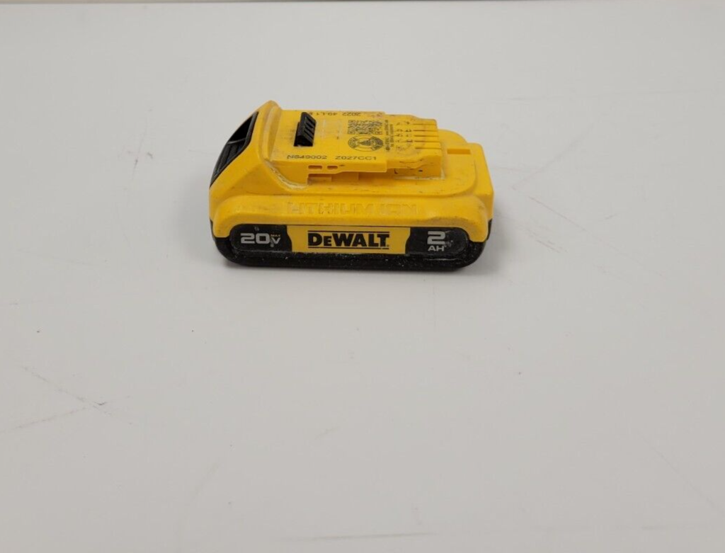 DEWALT DCB203 20V MAX Lithium-Ion Battery Pack (2.0Ah) - Compatible with DEWALT 20V Tools - Perfect for Drills, Saws & Power Tools - Home Improvement & Construction Use