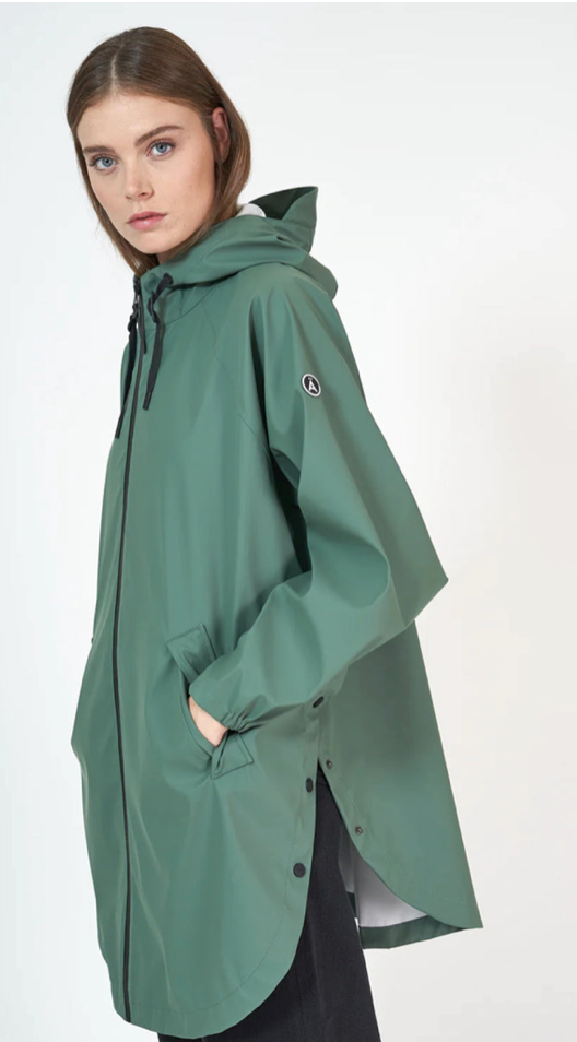 Tantä Green Sky Raincoat - Waterproof Lightweight Rain Jacket for Men & Women - Perfect for Outdoor Hiking, Camping & Travel