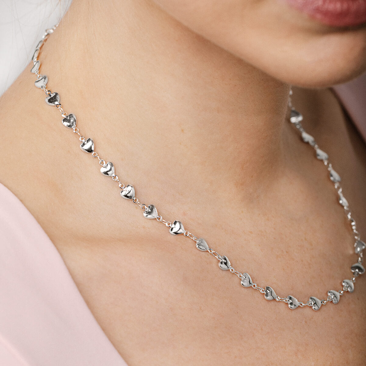 Heart Chain Necklace for Women - Dainty Gold Heart Pendant Necklace, 18K Gold Plated Love Jewelry Gift for Her - Perfect for Valentine's Day, Anniversary & Romantic Occasions