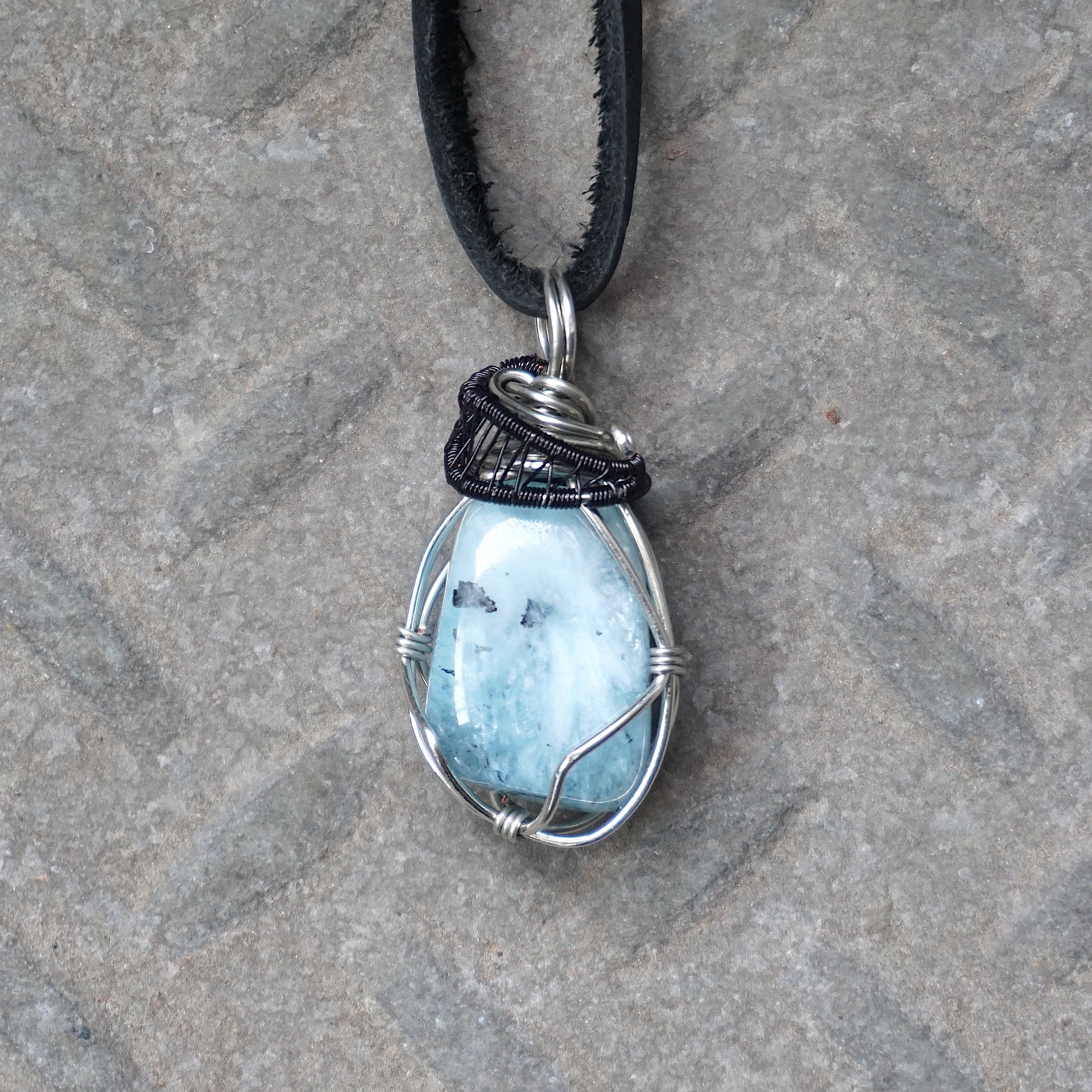 Elegant Aquamarine Crystal Necklace with Mixed Wire Design in Black & Silver Copper – Perfect for Weddings, Parties & Everyday Wear