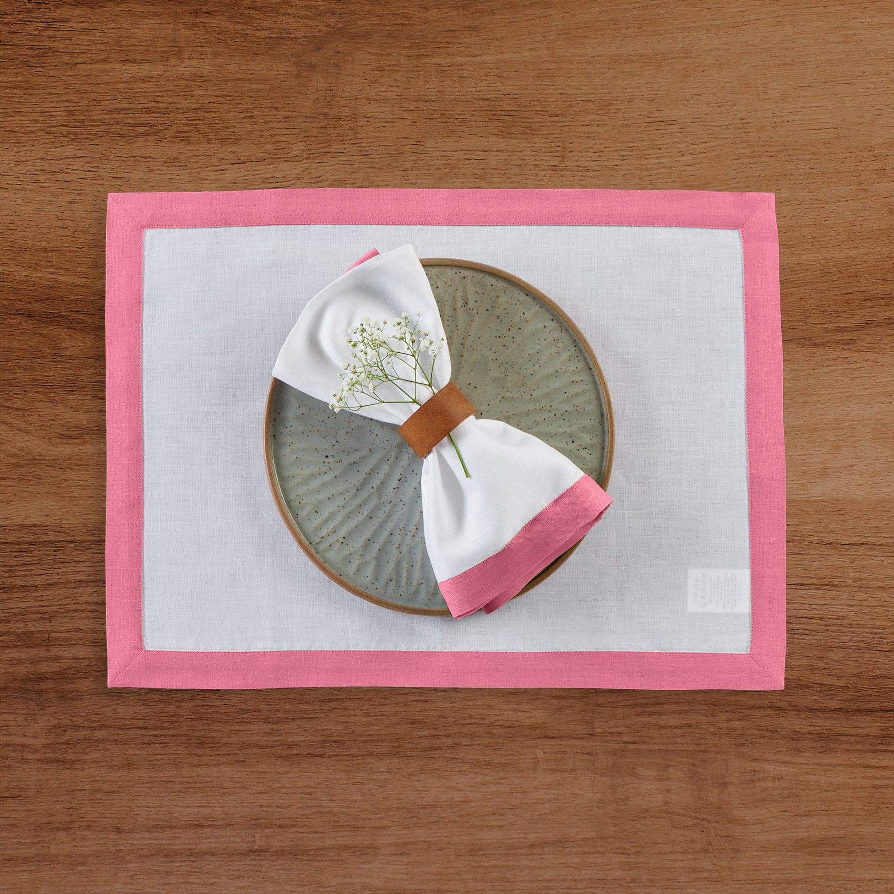 Premium Classic Placemats Set of 4 - Elegant Table Mats for Dining Room & Kitchen - Waterproof & Heat Resistant - Perfect for Everyday Meals, Dinner Parties & Holiday Decor