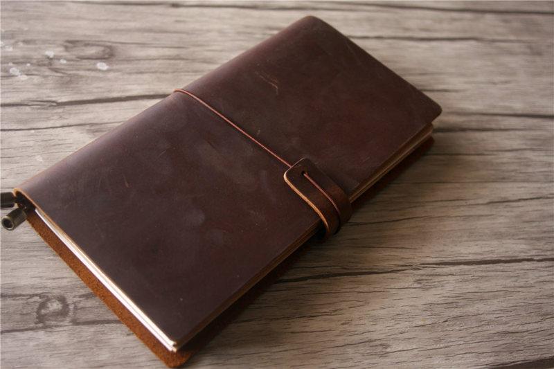 Personalized Leather Travelers Notebook Cover - Custom Name Engraved Refillable Journal for Bullet Journaling, Travel Diary & Daily Planner - Perfect Gift for Writers & Students