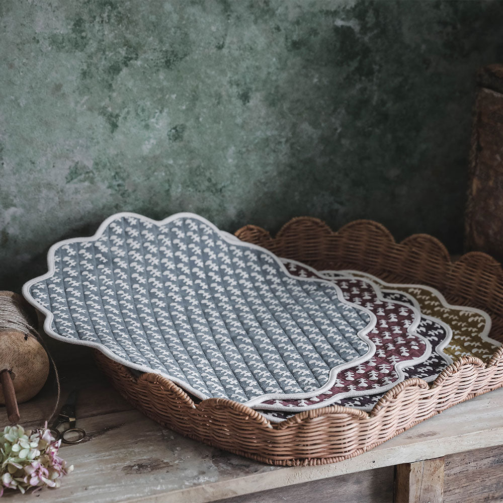 Quilted Scallop Placemats Set of 4 - Elegant Dining Table Decor for Thanksgiving, Christmas & Everyday Use - Washable & Durable Kitchen Table Mats