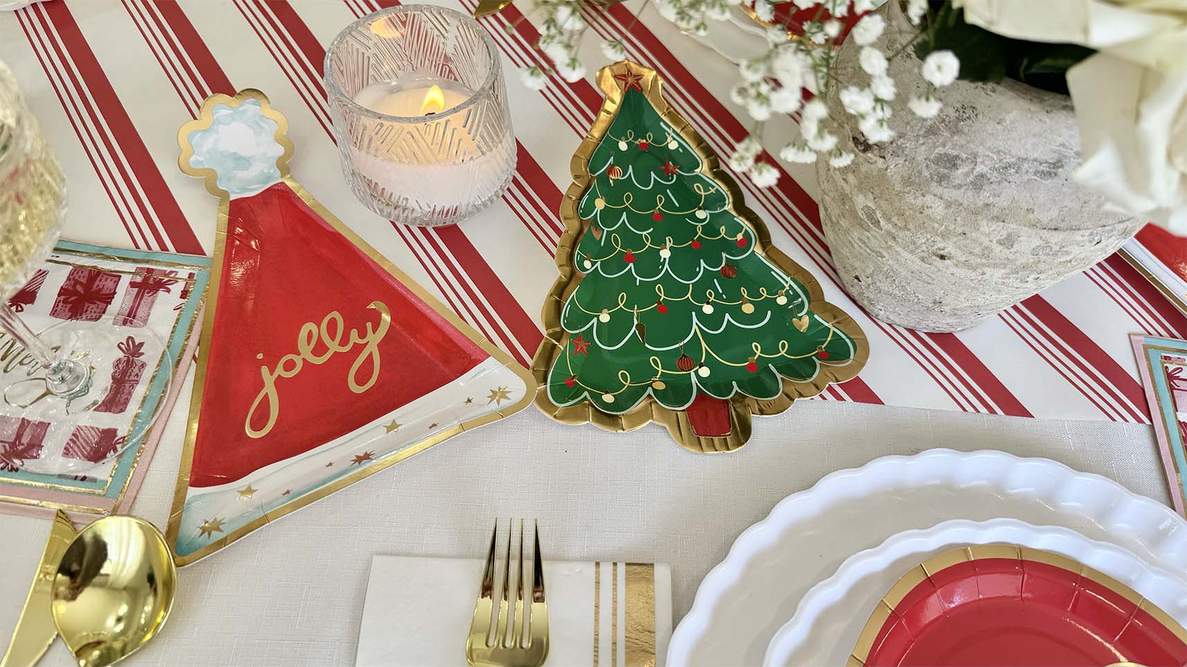 Jolly Holiday Table Setting - Elegant Christmas Dinnerware Set for Festive Gatherings & Family Celebrations