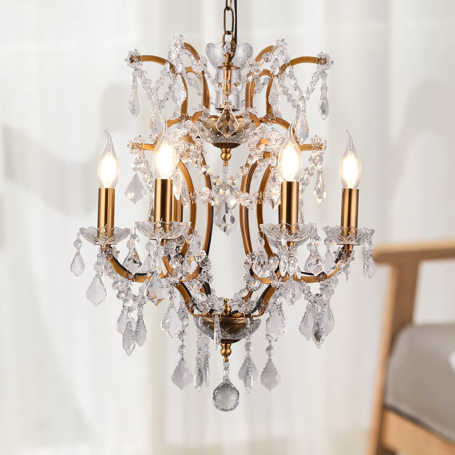 Modern Farmhouse Chandelier - 6-Light Brass & White Candle Pendant Lighting with Clear Glass Crystal | Luxury Hanging Lamp for Bedroom, Entryway, Kitchen Island, Dining & Living Room | Perfect for Rustic, Vintage & Contemporary Home Decor