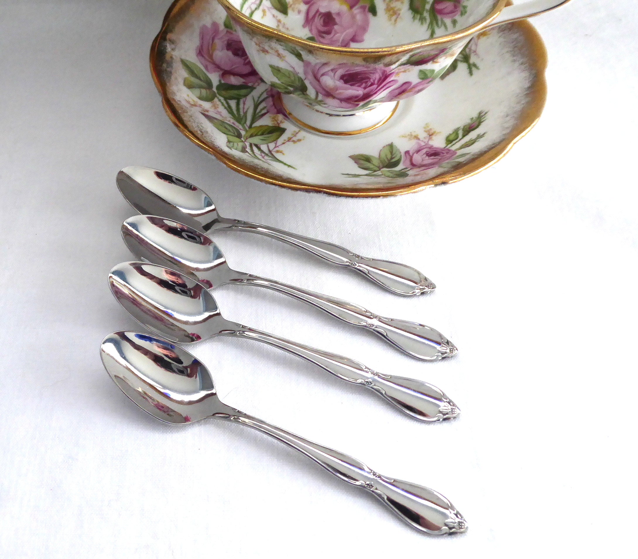 Oneida Chatelaine 4-Piece Demi Teaspoon Set - Stainless Steel Coffee & Tea Spoons - Perfect for Afternoon Tea, Desserts, and Coffee Bars