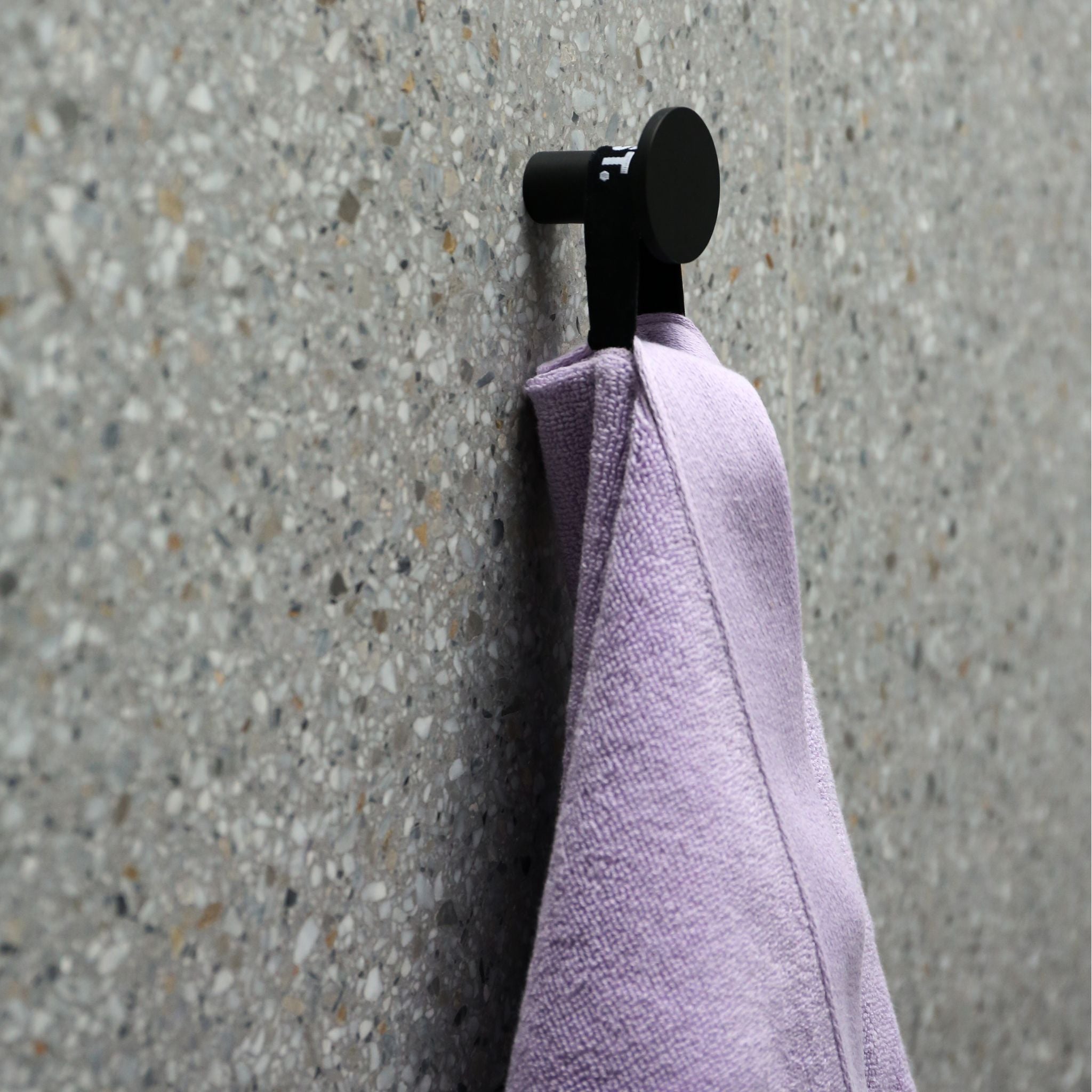 Premium LOST TOWELS Bath Towel - 70x140cm (27x55 inches) Soft Absorbent Lilac Bath Sheet - Perfect for Spa, Beach, Gym & Luxury Home Bathroom
